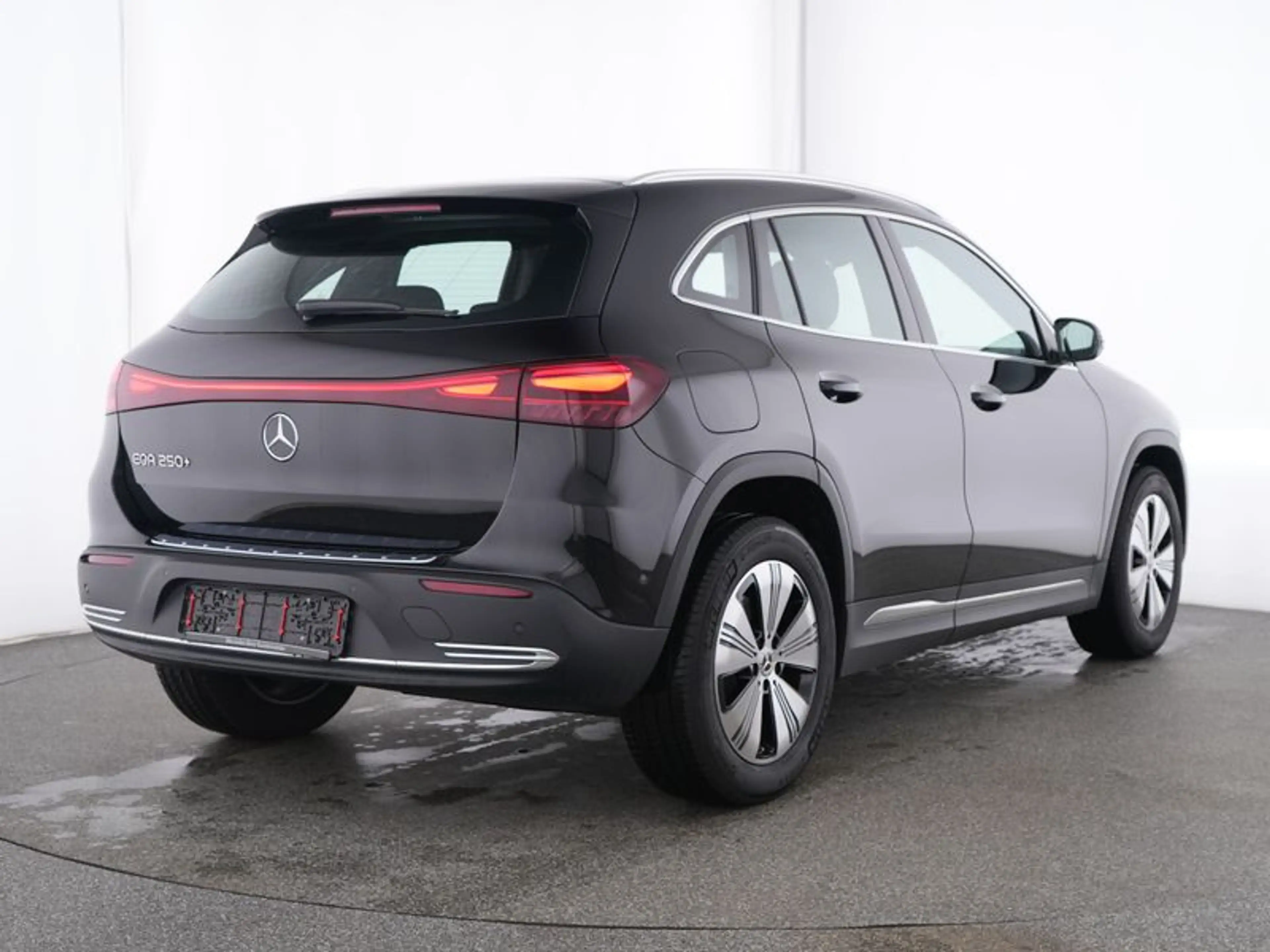 Mercedes-Benz EQA 250 + Progressive*Advanced*LED*Kamera*AHK* — photo 3