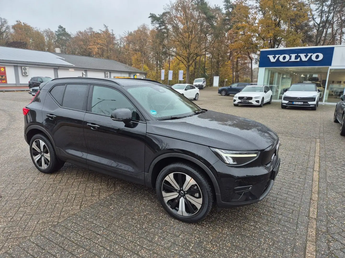 Volvo XC40 Twin Motor Plus Recharge Pure Electric AWD Schwarz - 1