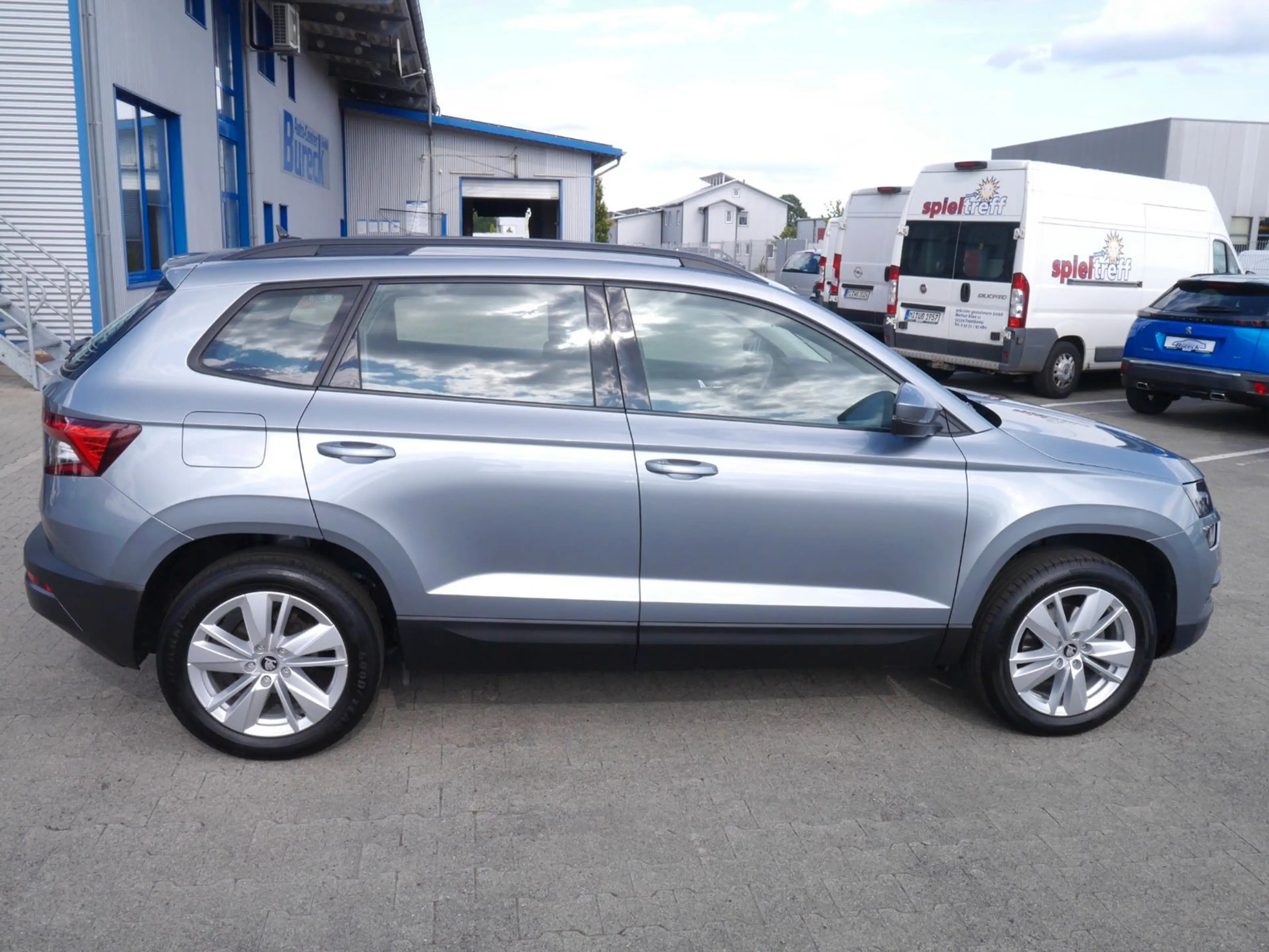 Skoda Karoq 1,0 TSI APP-Navi/PDC/Tempomat/AHK — photo 11