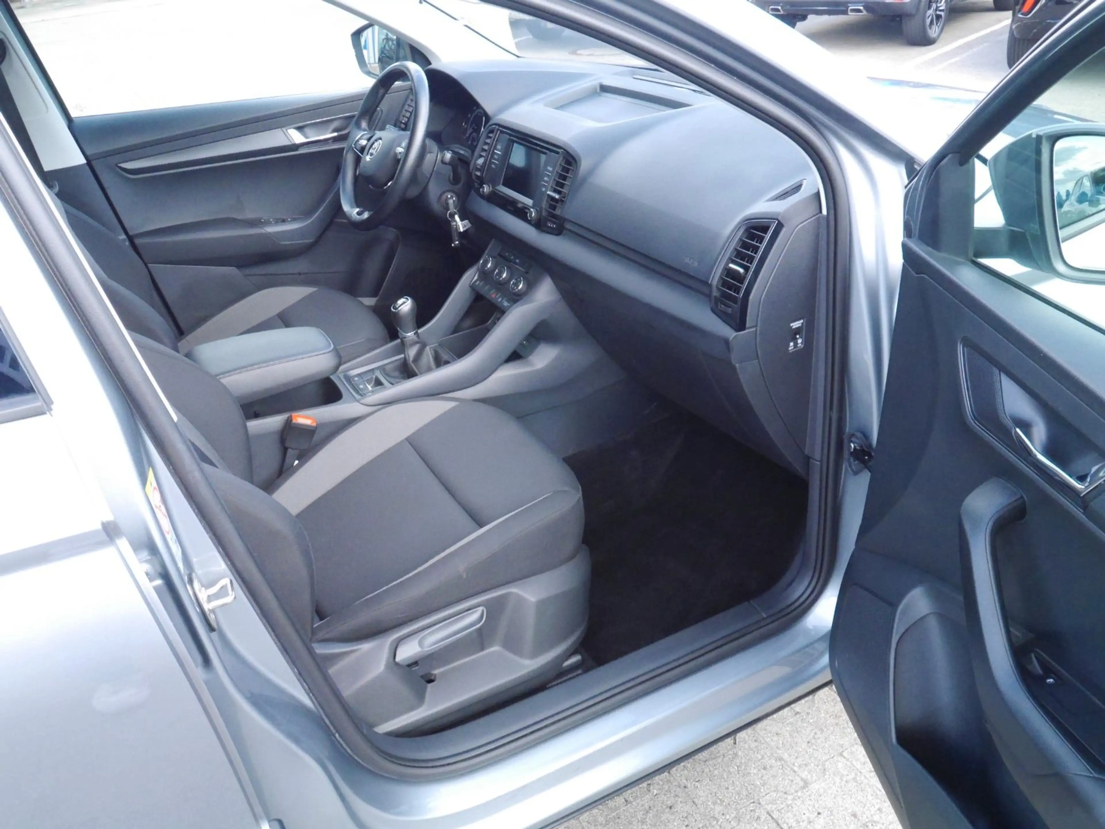 Skoda Karoq 1,0 TSI APP-Navi/PDC/Tempomat/AHK — photo 12