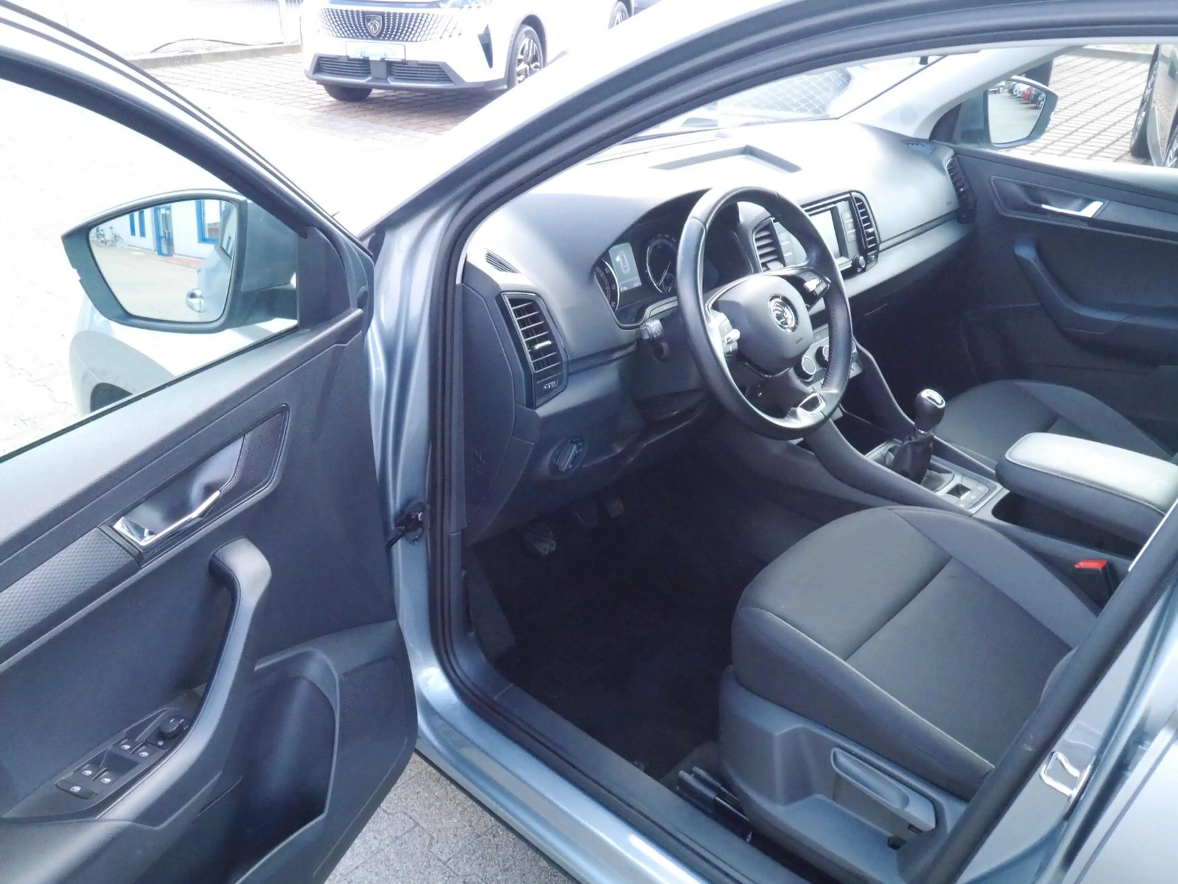 Skoda Karoq 1,0 TSI APP-Navi/PDC/Tempomat/AHK — photo 13