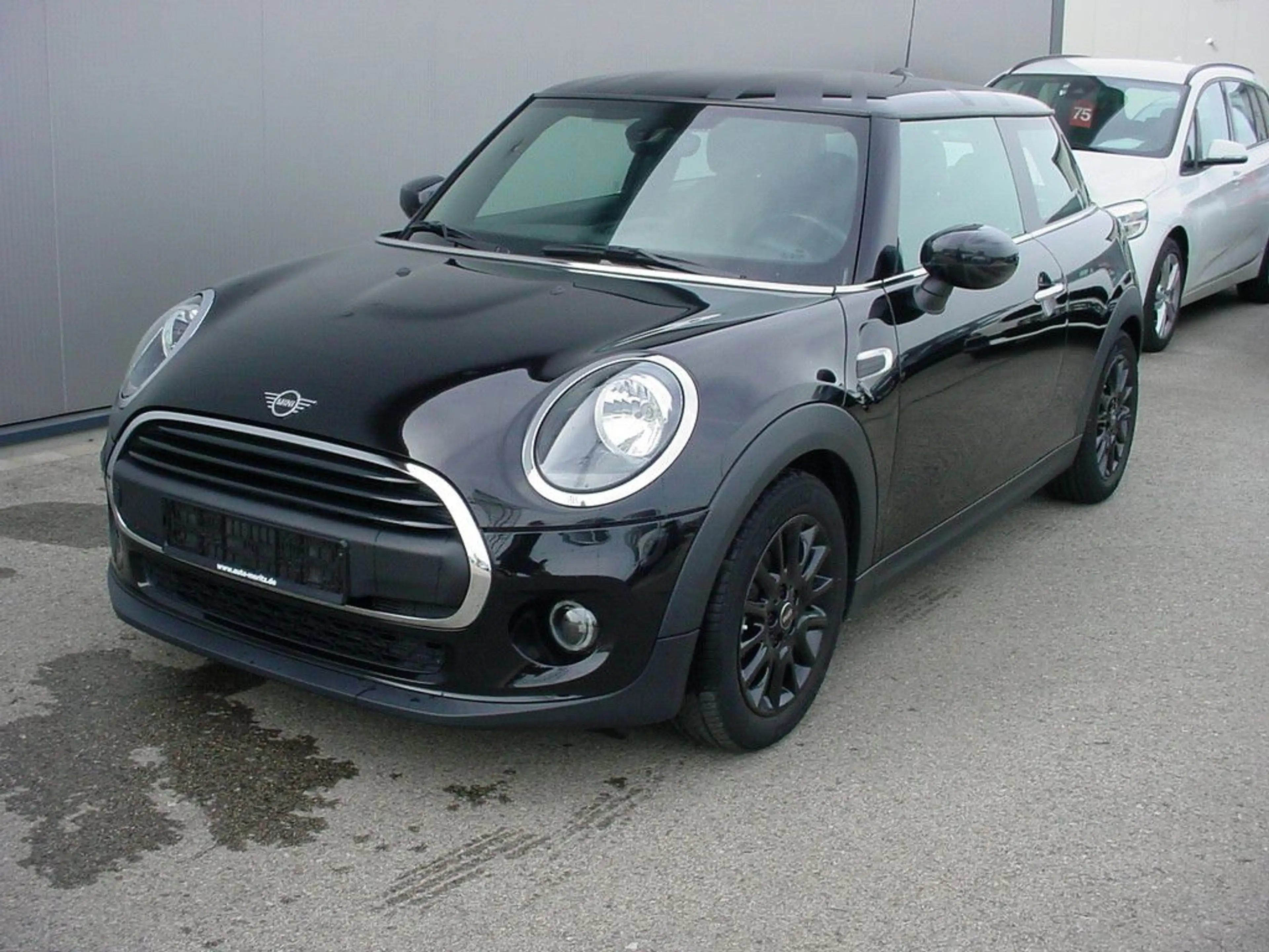 MINI One MINI*ALU SCHWARZ*PDC*SITZHEIZUNG**** — photo 3