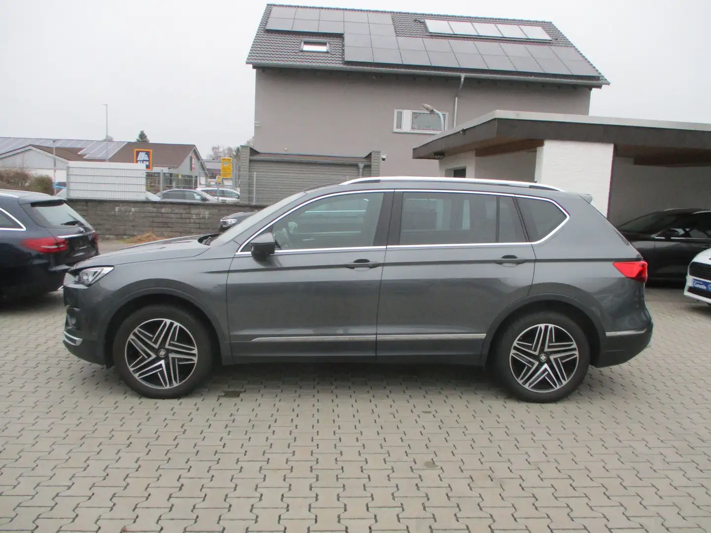 SEAT Tarraco 2.0 TDI NAVI LEDER KAMER PANORAM ACC TOT Grau - 1
