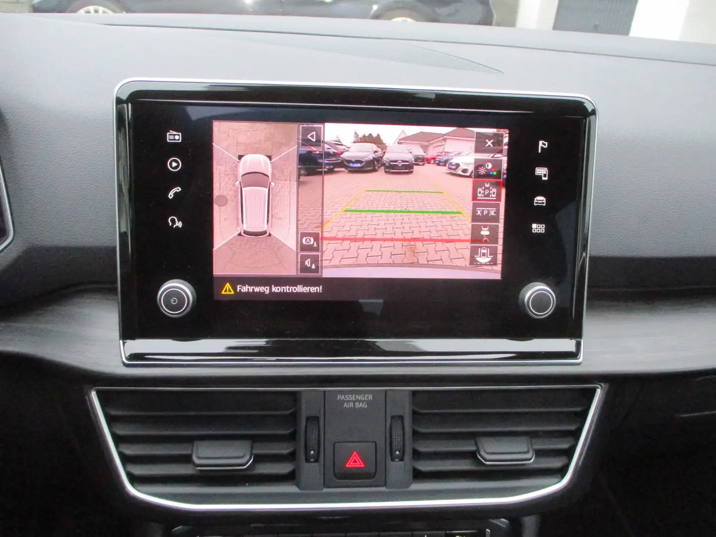 SEAT Tarraco 2.0 TDI NAVI LEDER KAMER PANORAM ACC TOT Grau - 2