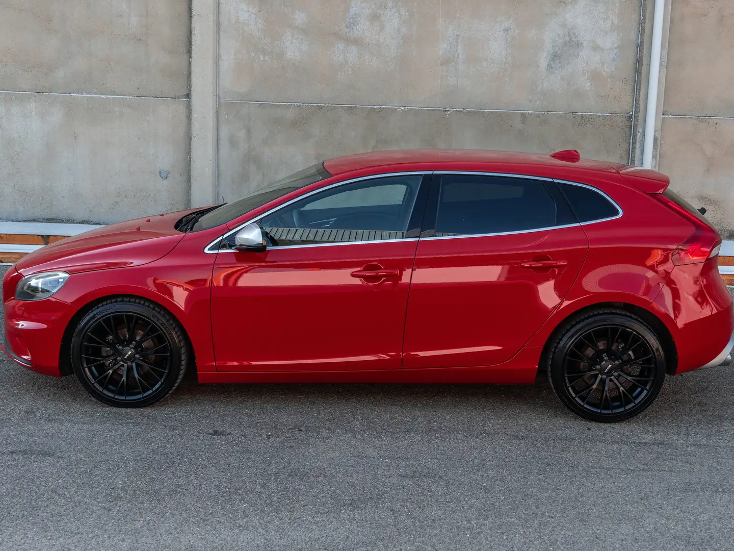 Volvo V40 V40 II 2012 1.6 d2 R-design Momentum Červená - 2