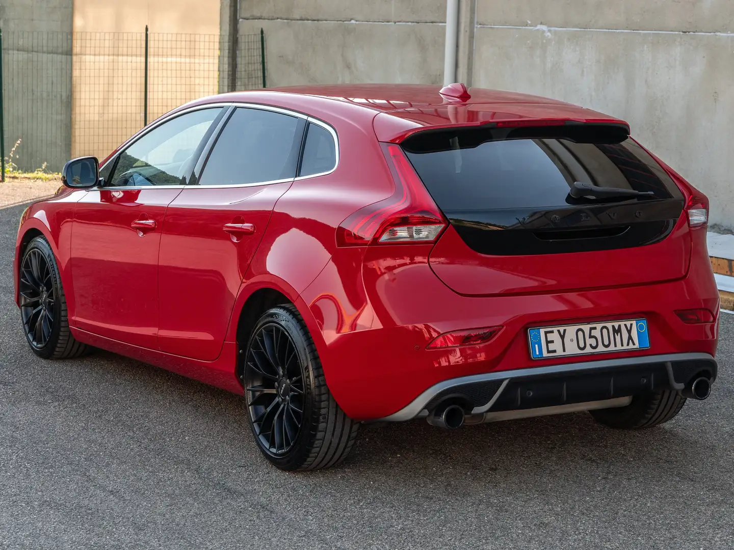 Volvo V40 V40 II 2012 1.6 d2 R-design Momentum Červená - 1