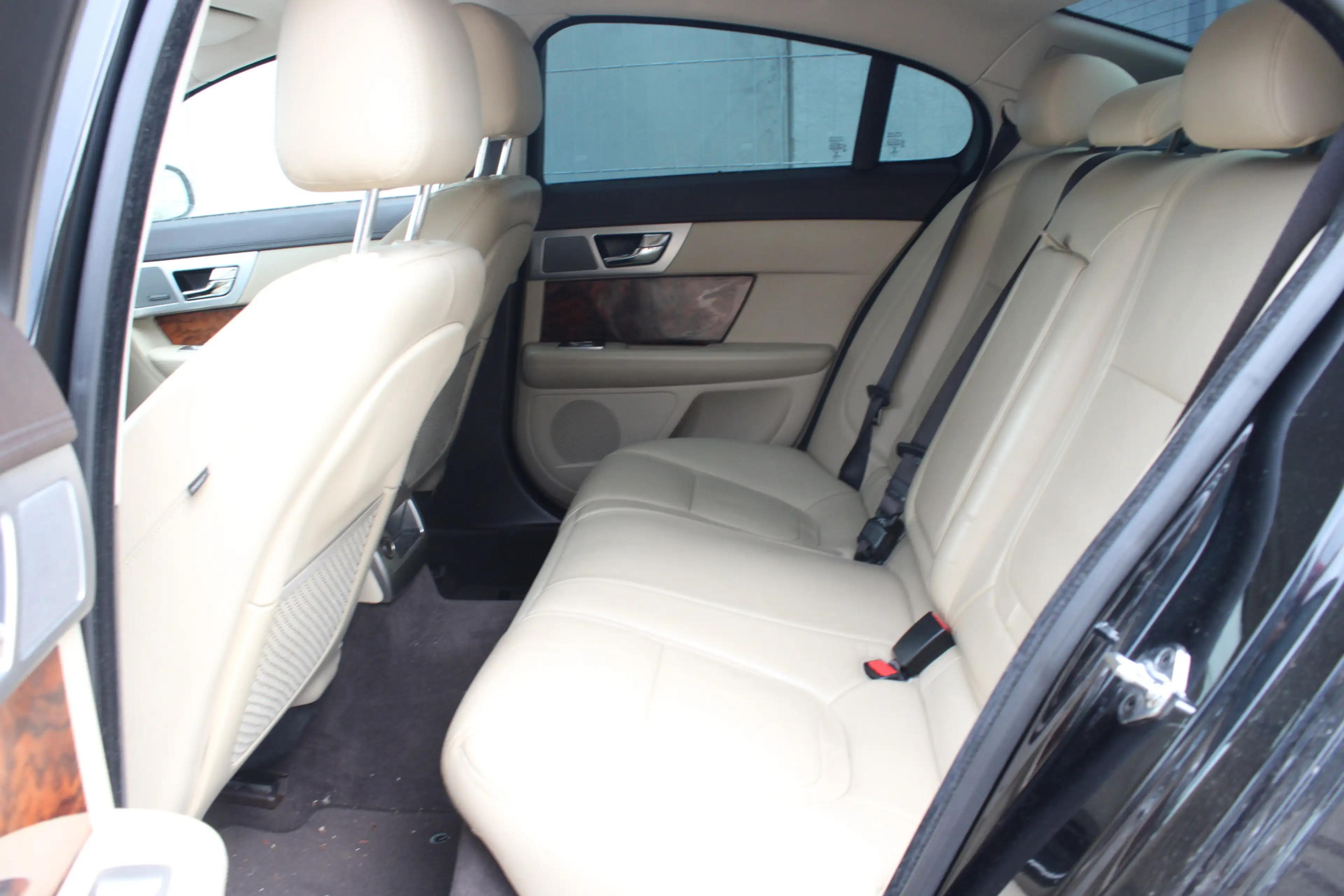 Jaguar XF 3.0 V6 AWD Premium Business Edition — photo 12