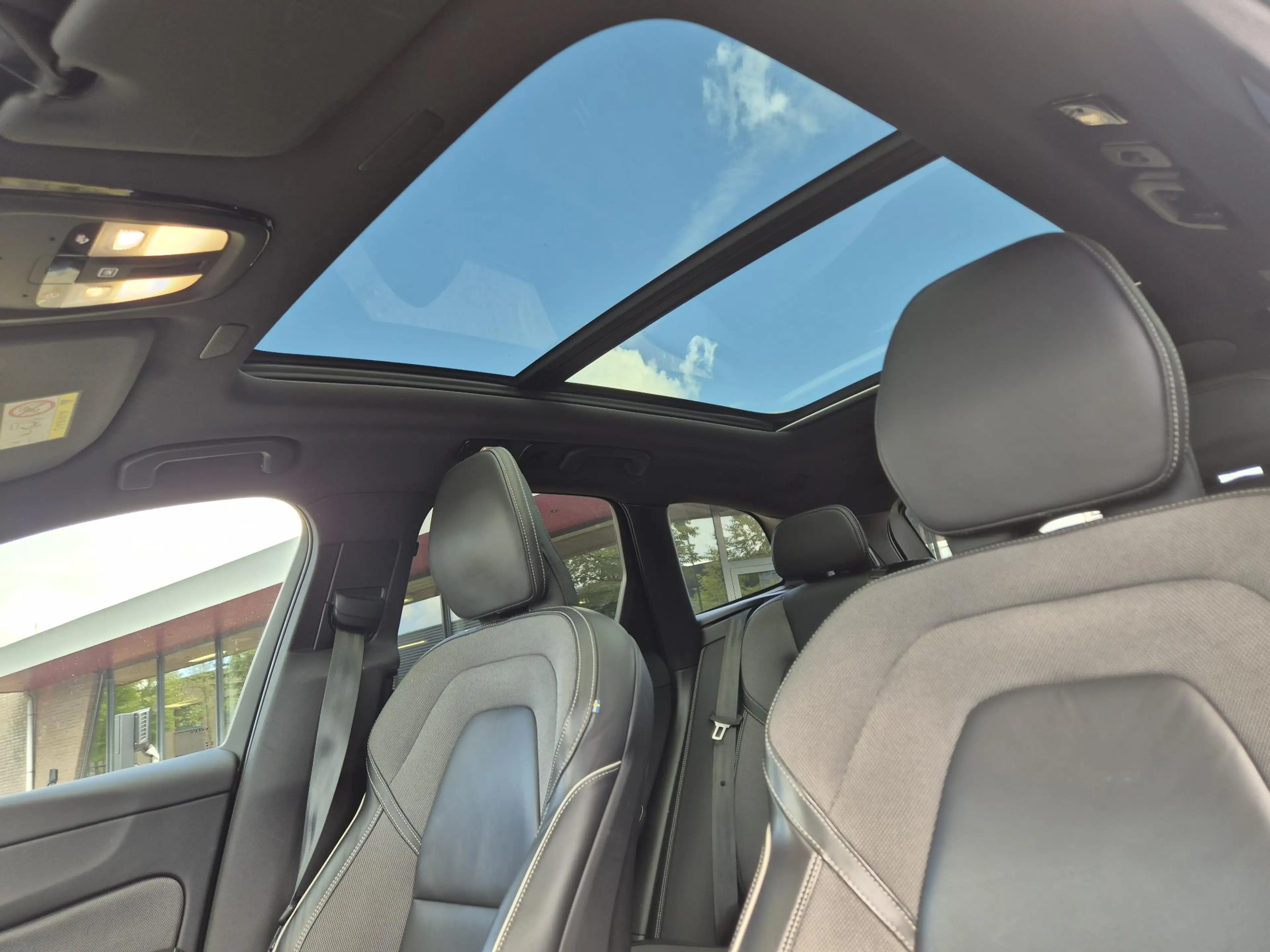 Volvo XC60 2.0 T6 Plug-in hybrid AWD Ultimate Dark 22Inch/Hea — photo 9