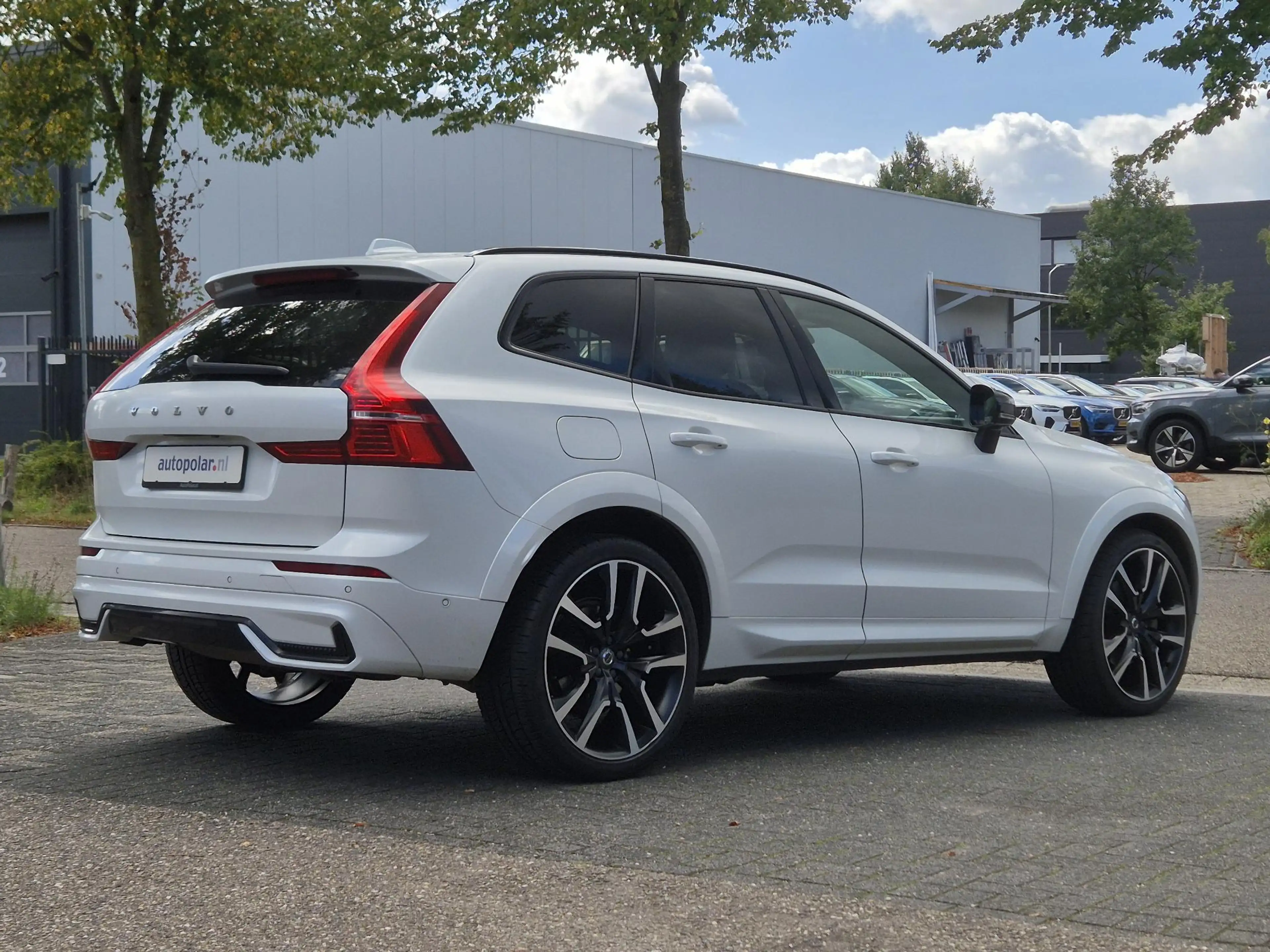 Volvo XC60 2.0 T6 Plug-in hybrid AWD Ultimate Dark 22Inch/Hea — photo 3