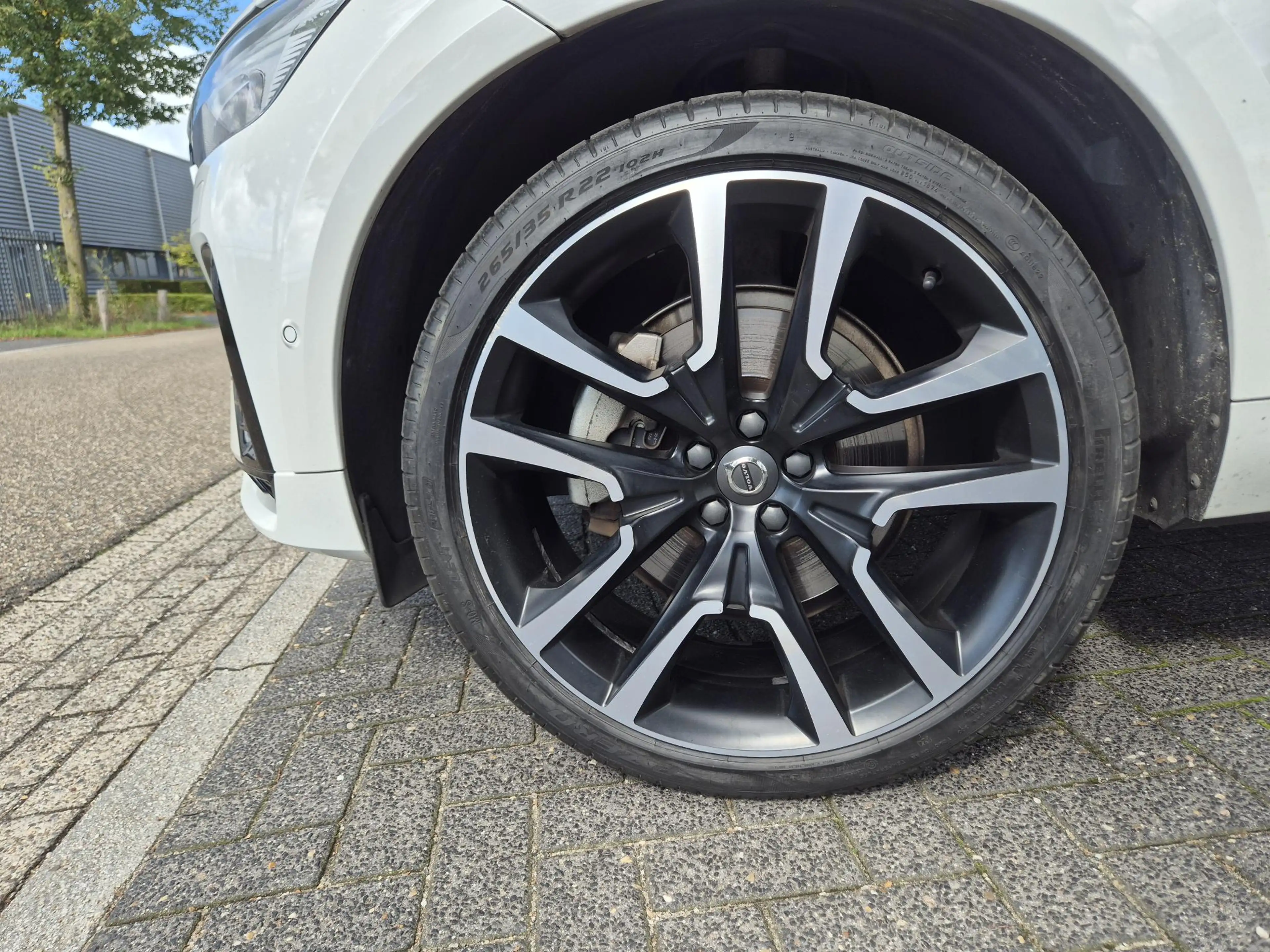 Volvo XC60 2.0 T6 Plug-in hybrid AWD Ultimate Dark 22Inch/Hea — photo 8