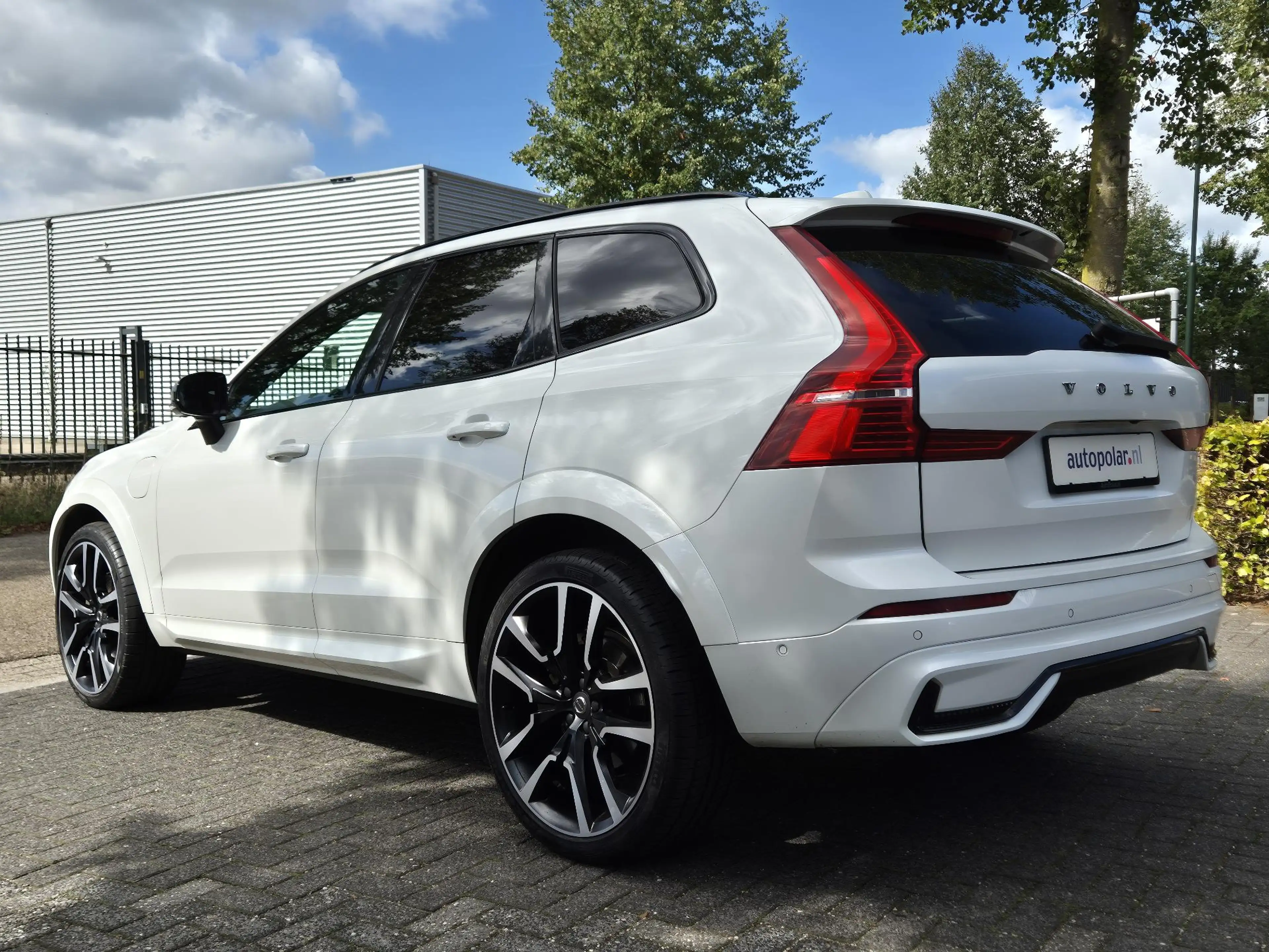 Volvo XC60 2.0 T6 Plug-in hybrid AWD Ultimate Dark 22Inch/Hea — photo 4