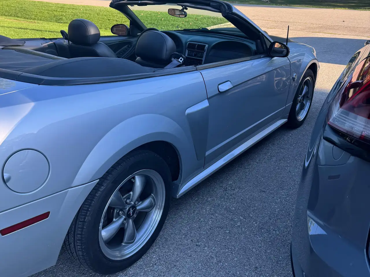 Ford Mustang photo Ford Mustang