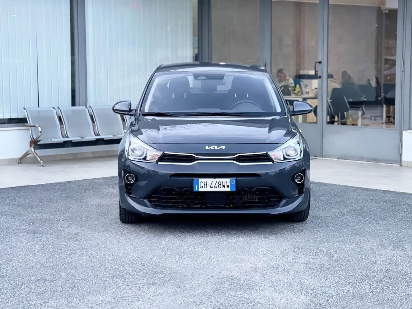 Kia Rio 1.0 MHEV 100CV E6 - 2022 Gris - 2
