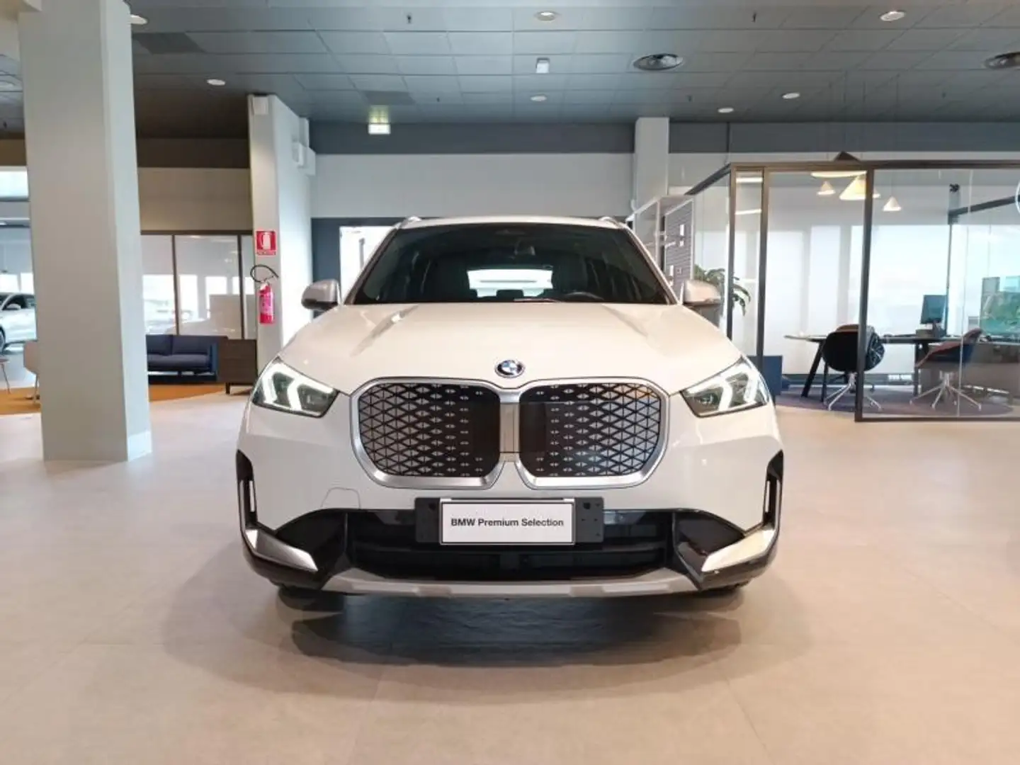 BMW iX1 edrive 20 Special Edition Bianco - 2