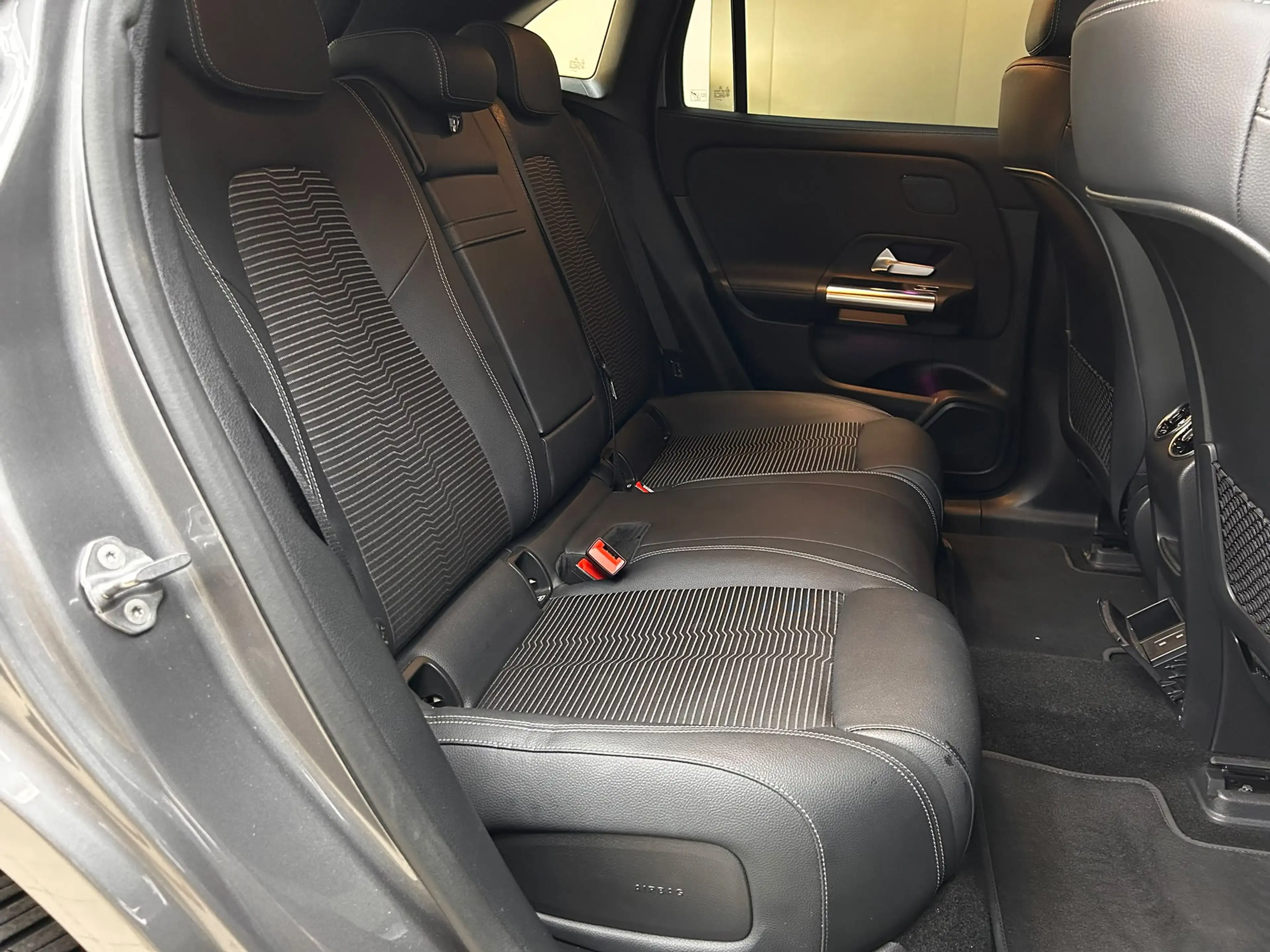 Mercedes-Benz EQA 250 Progres WIDES+LED+NAVI+SHZ+KAMERA+TEMPO+ — photo 11