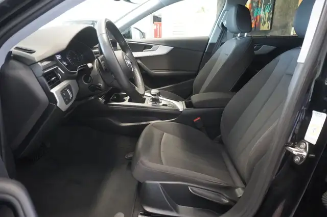 Audi A4 view 8