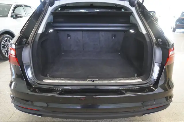 Audi A4 view 10