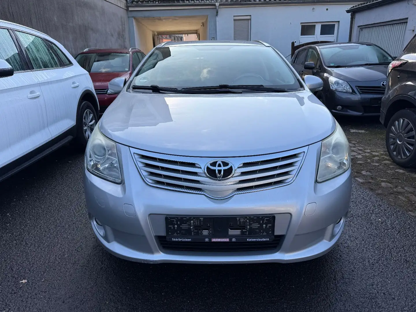 Toyota Avensis 1.8 Kombi Edition *Navi/Kamera/AHK* Silber - 2