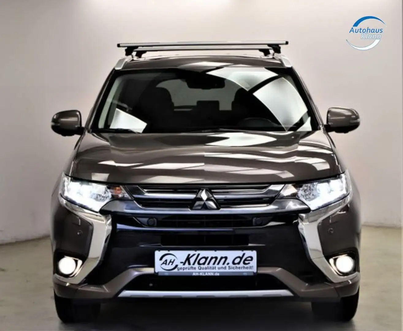 Mitsubishi Outlander 2.0 203PS Plug-in-Hybrid PHEV TOP 4WD Braun - 2