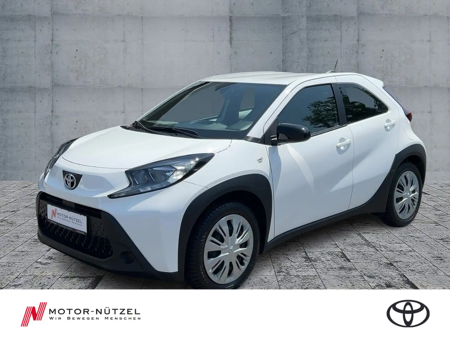 Toyota Aygo X AYGO X 1.0 APP+ACC+RFK+DAB+MFL+MFA+KLIMA+BT Weiß - 1