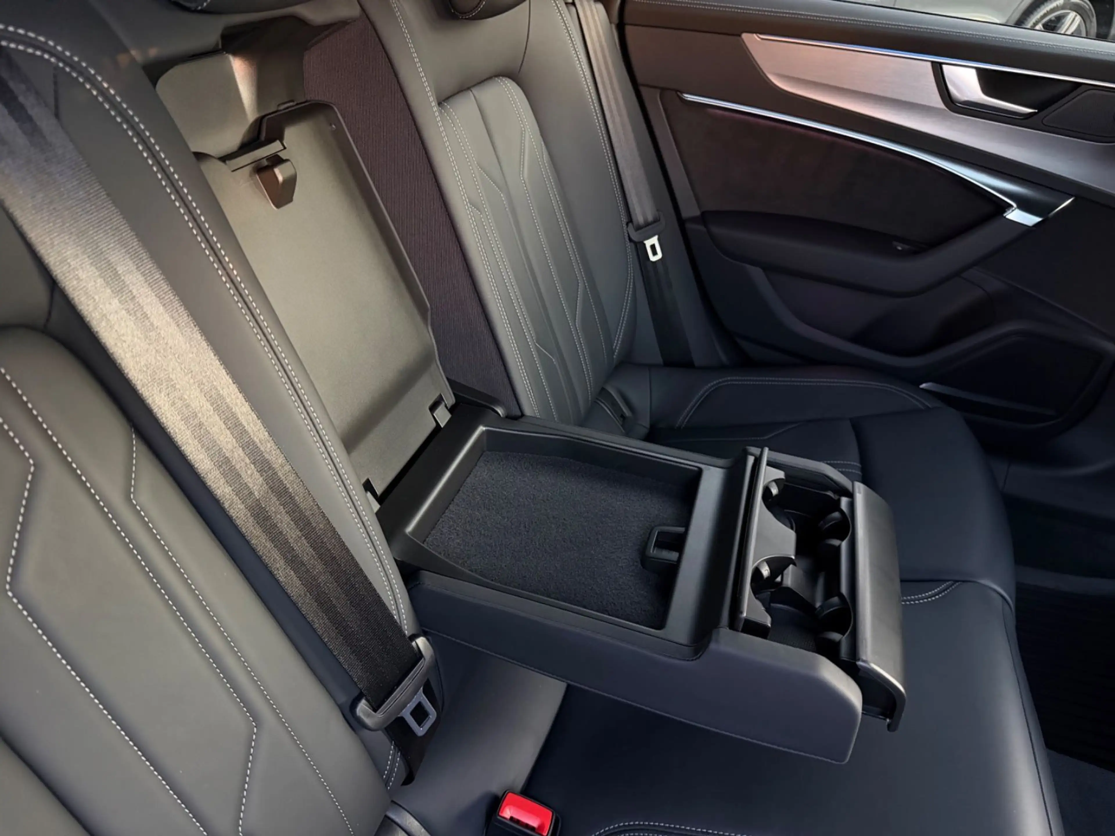 Audi A7 50 TDI quattro S-Line*Matrix*B&O*360G*Standh* — photo 38
