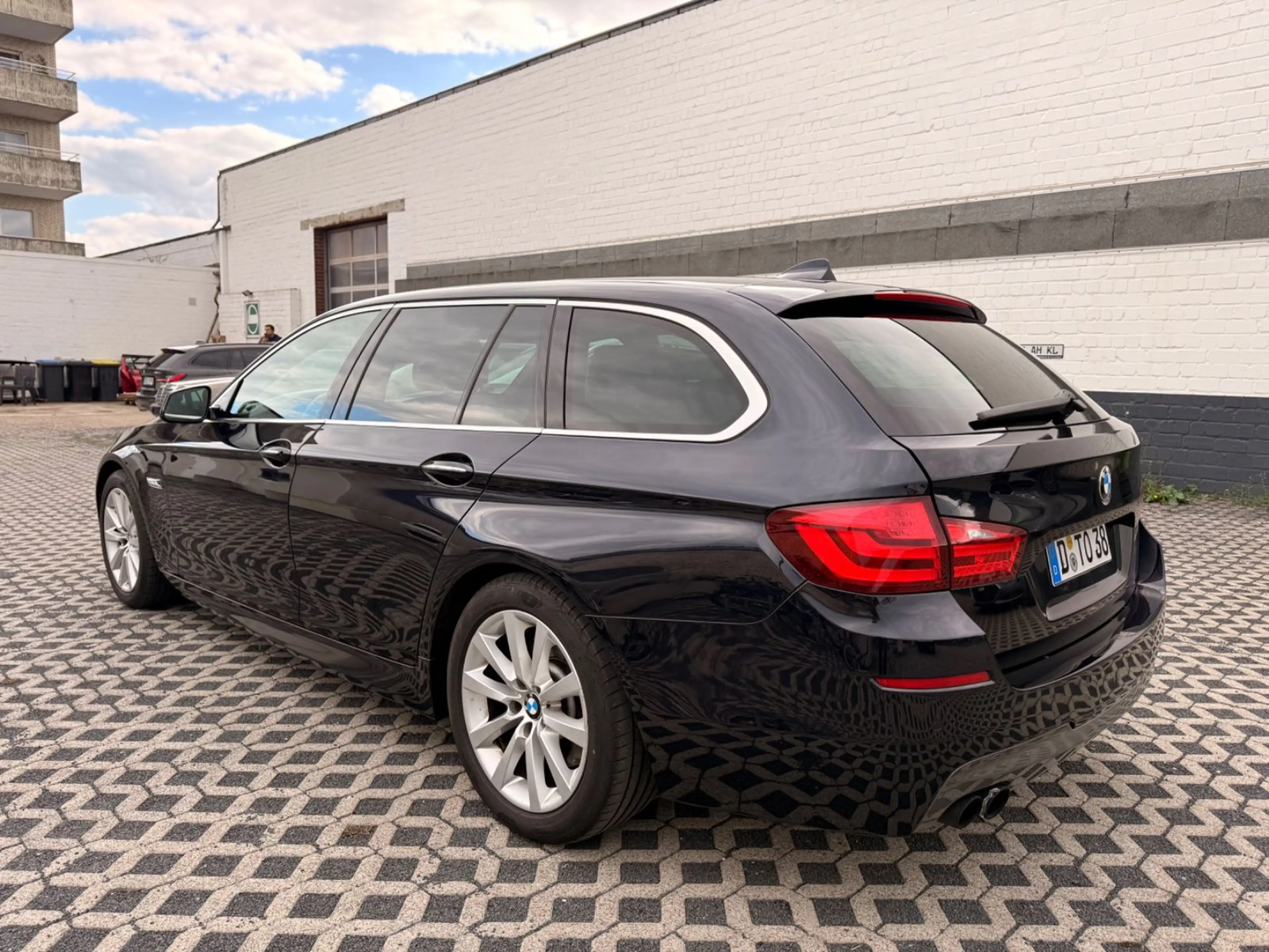 BMW 530 5 Touring 530 d M Sport *HUD* — photo 3