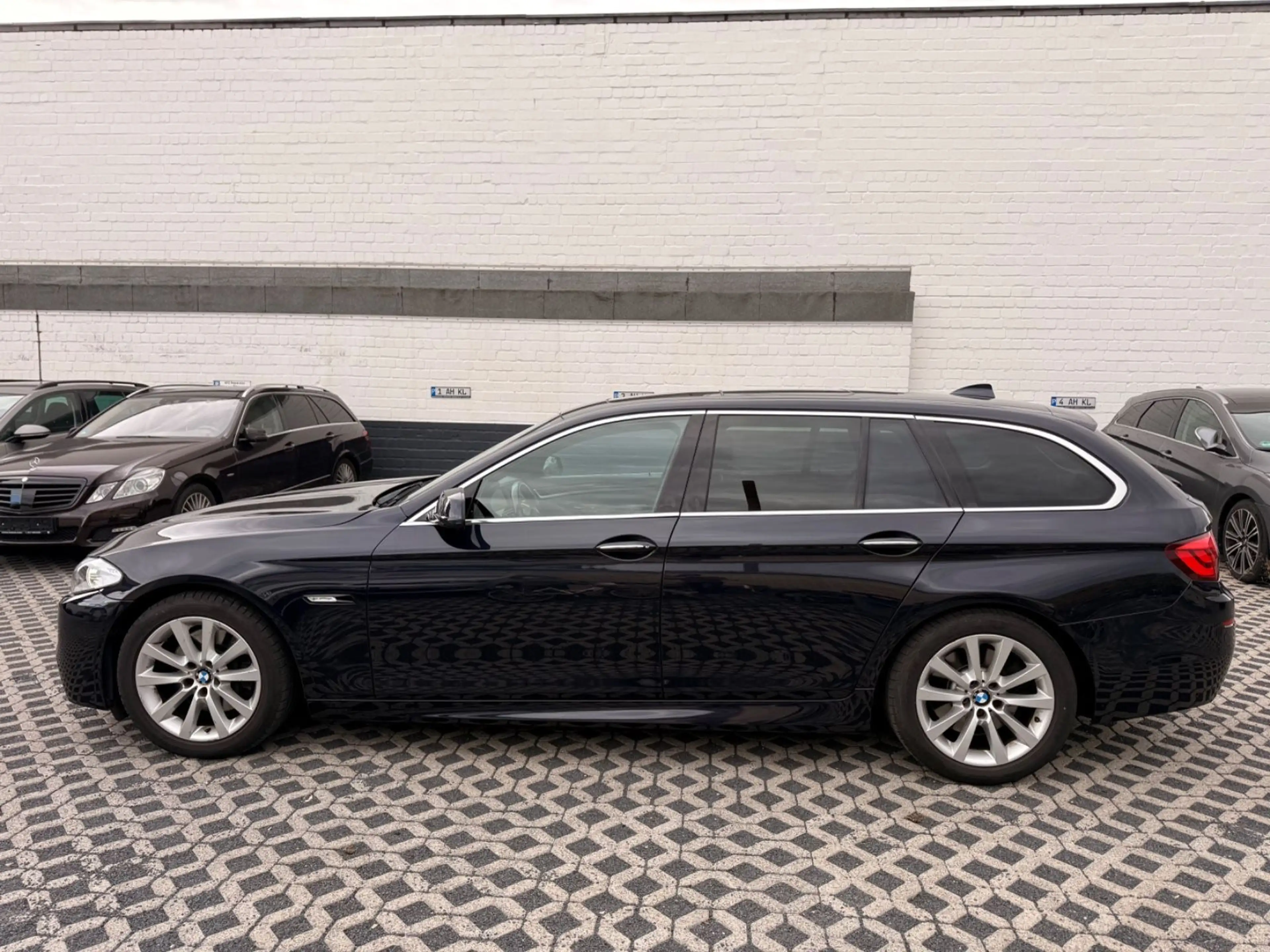 BMW 530 5 Touring 530 d M Sport *HUD* — photo 2