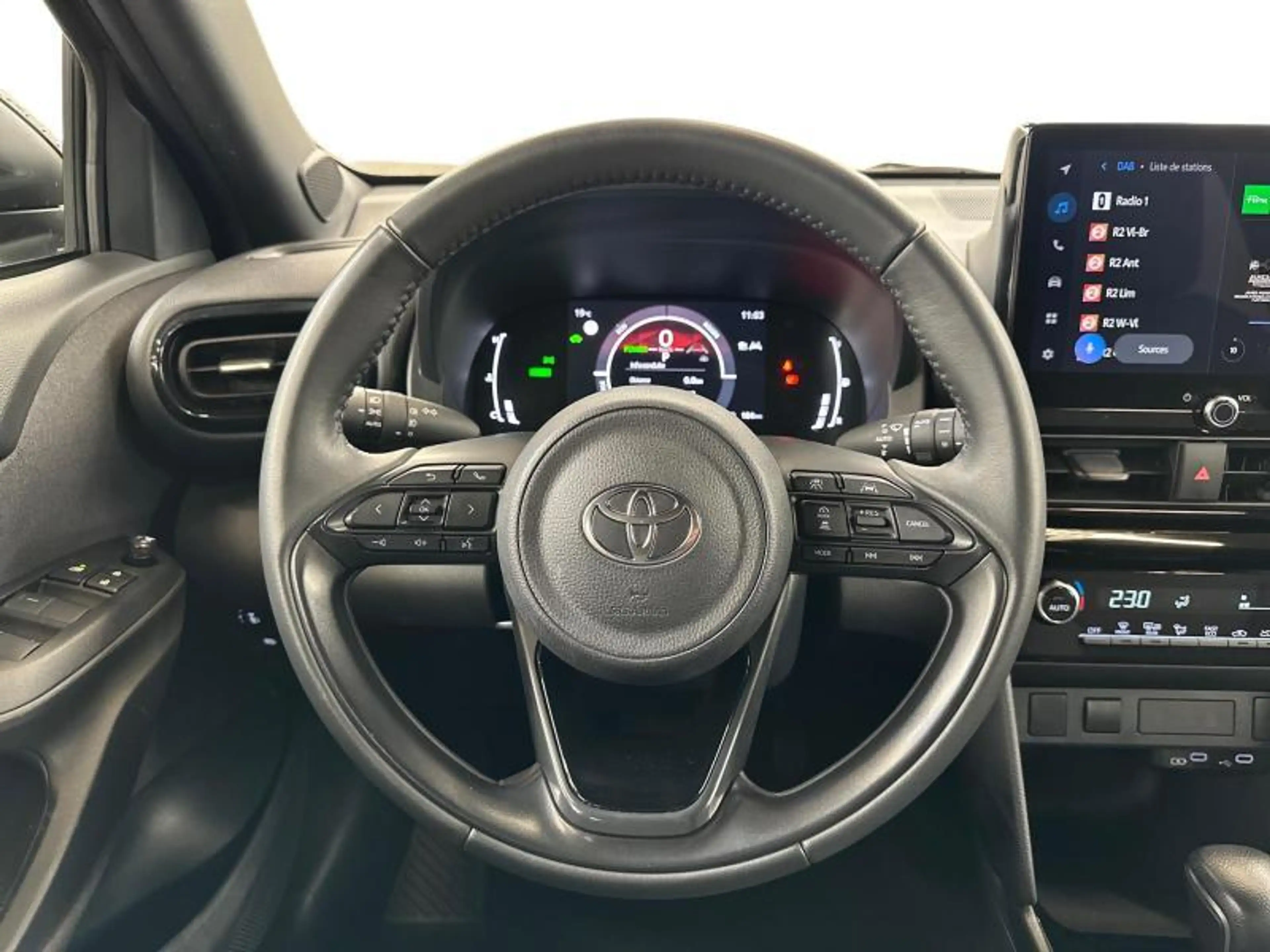 Toyota Yaris Cross 116hp HEV Executive — photo 10
