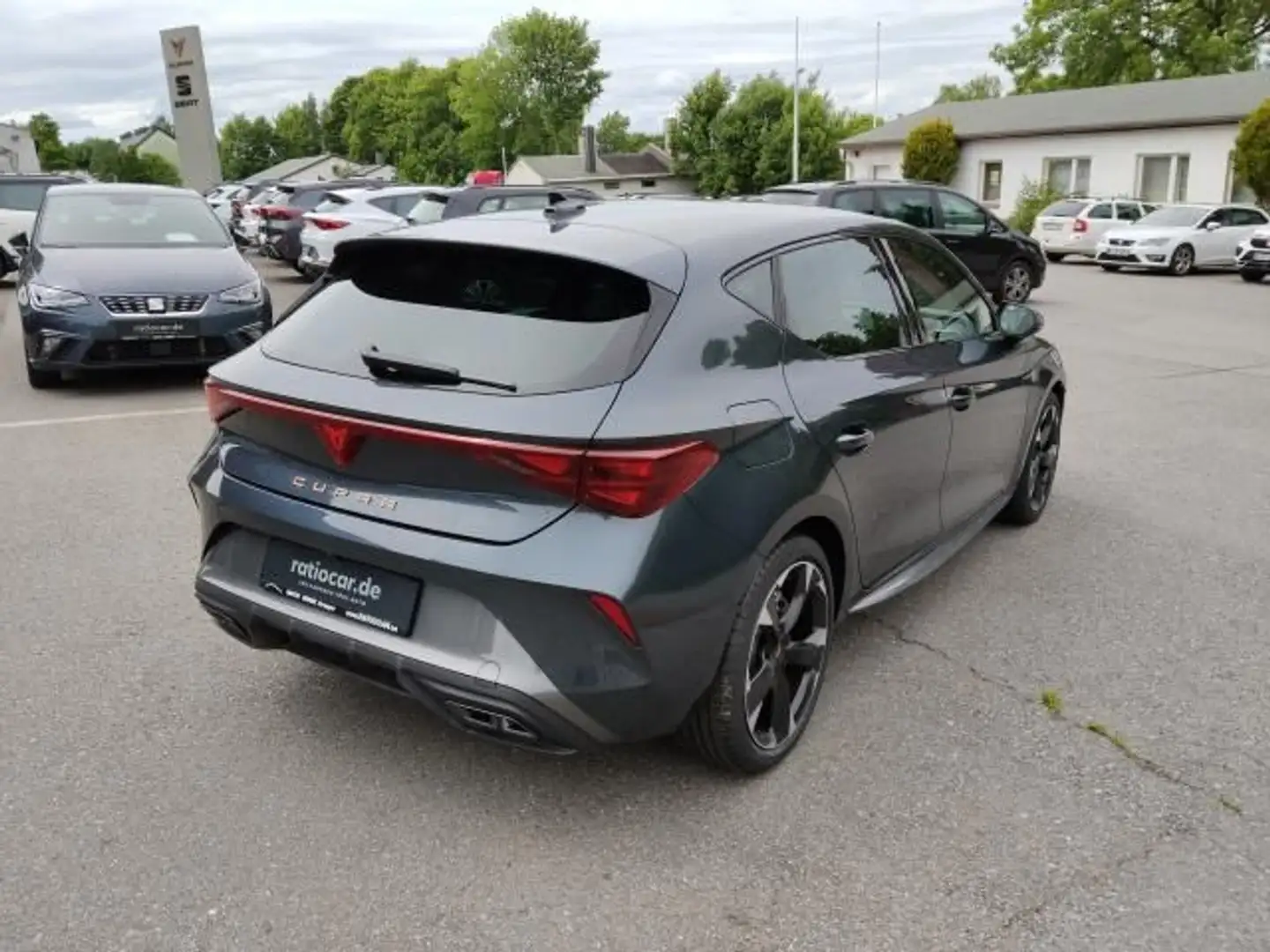 CUPRA Leon LEON 1.5 ETSI DSG 5. J. GAR.*AHZV-VORBER. Gris - 2