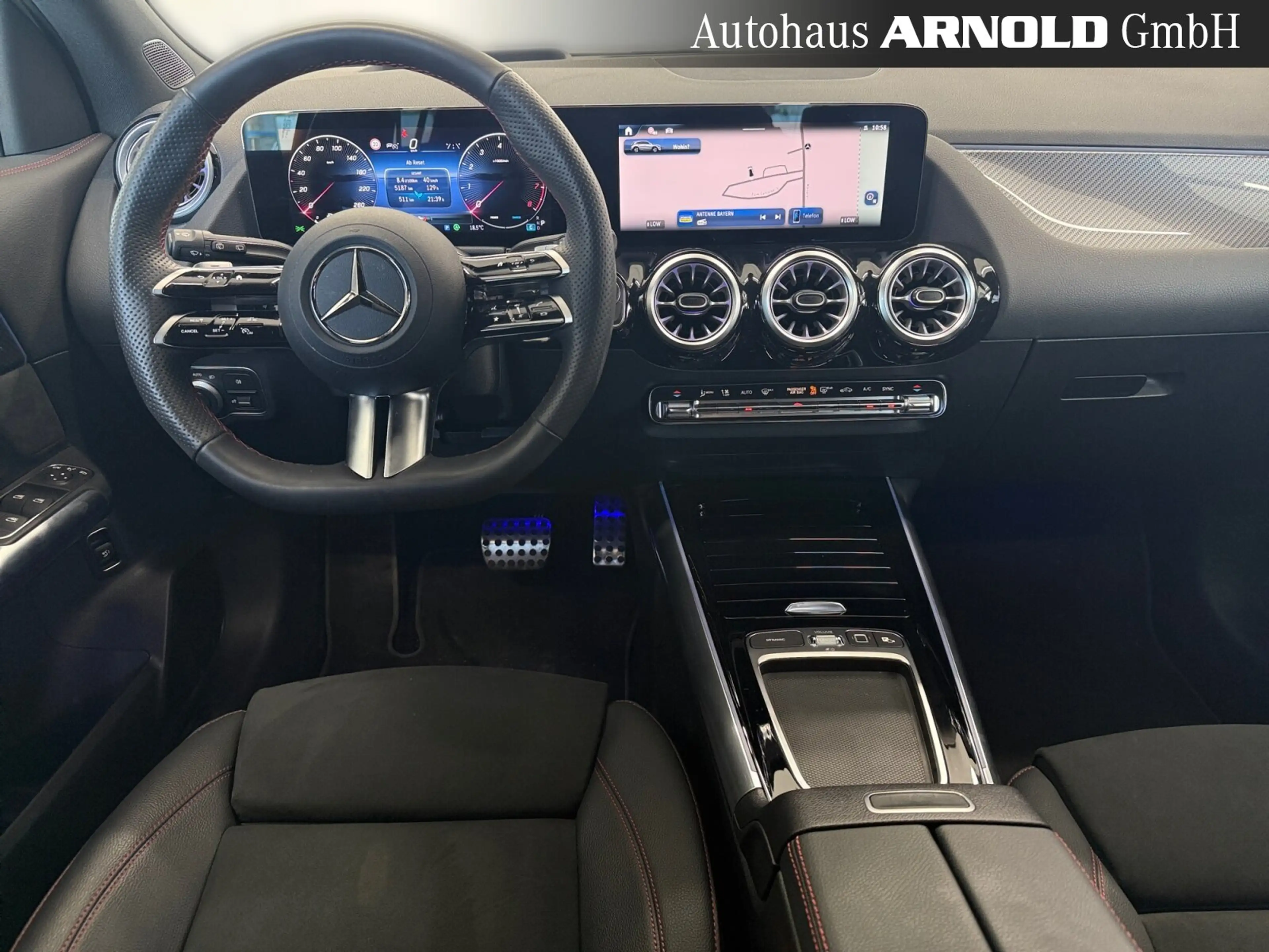 Mercedes-Benz GLA 250 GLA 250 4M AMG-Line Head-Up DISTRONIC 360° Night — photo 8