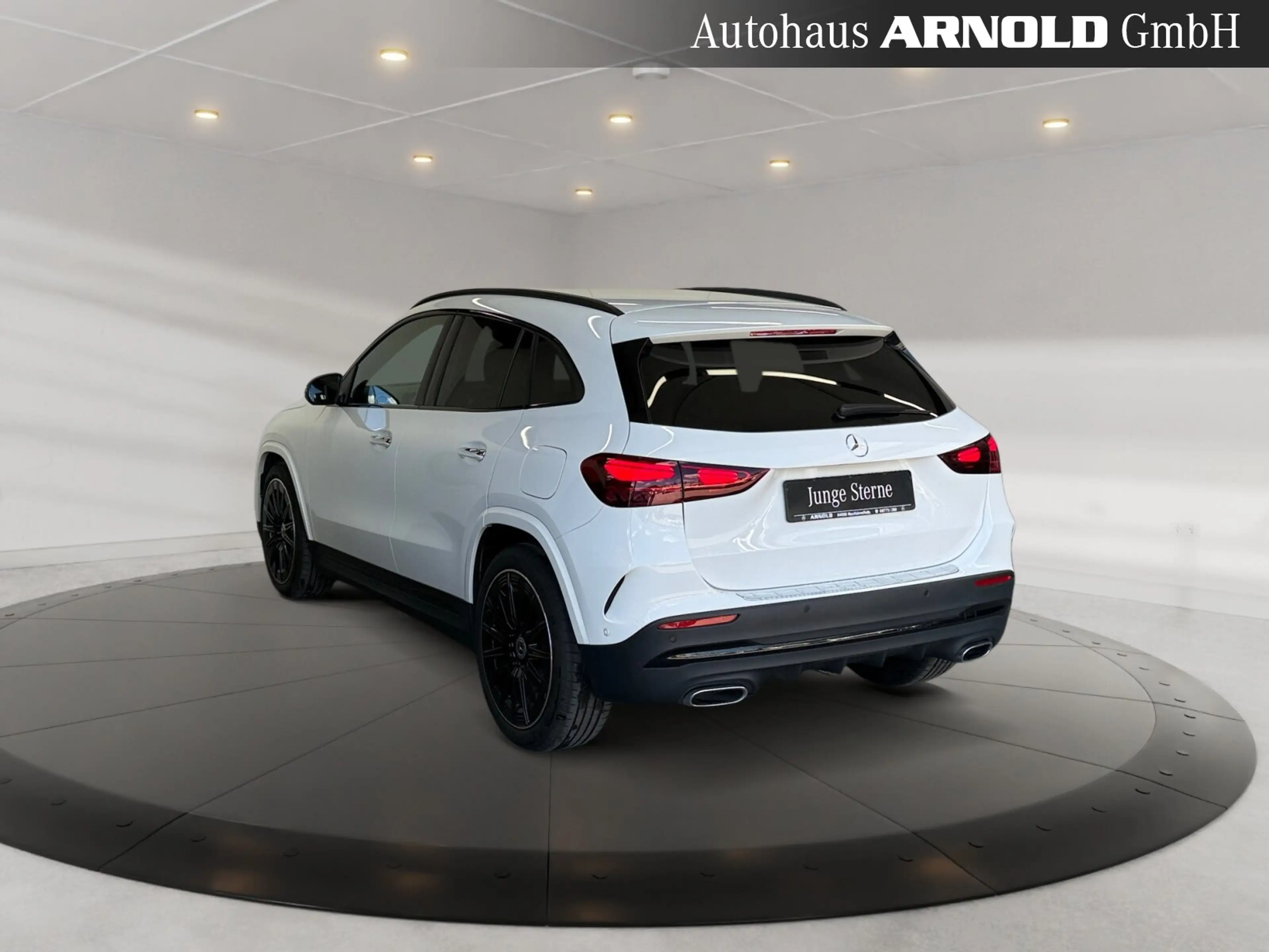 Mercedes-Benz GLA 250 GLA 250 4M AMG-Line Head-Up DISTRONIC 360° Night — photo 3