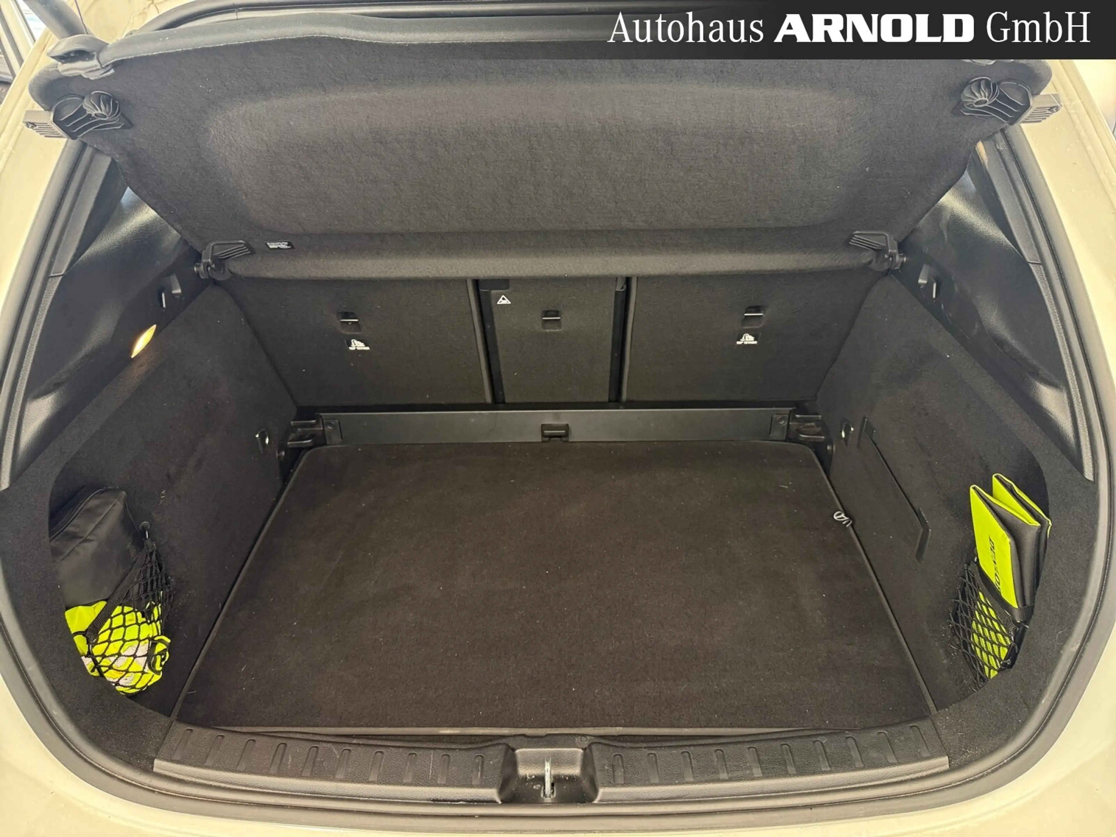 Mercedes-Benz GLA 250 GLA 250 4M AMG-Line Head-Up DISTRONIC 360° Night — photo 14