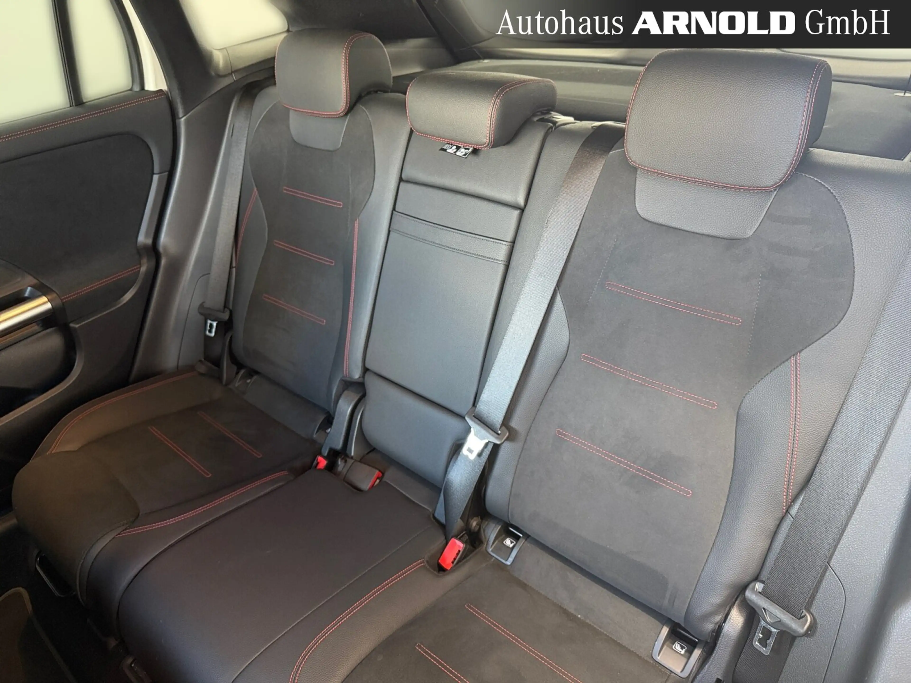 Mercedes-Benz GLA 250 GLA 250 4M AMG-Line Head-Up DISTRONIC 360° Night — photo 13