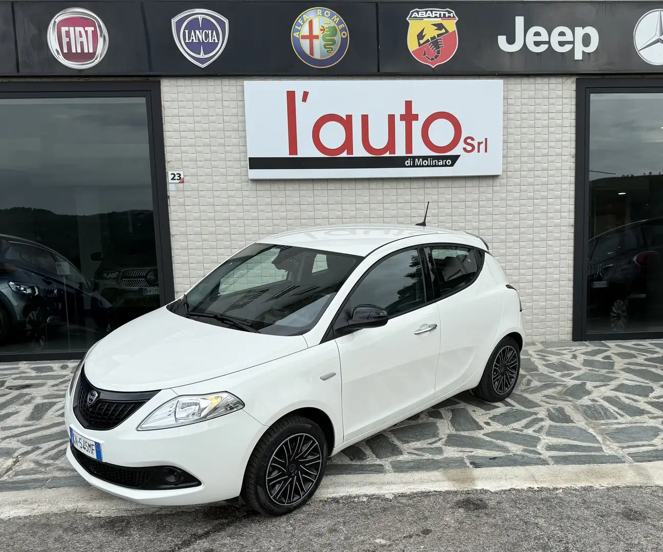 Lancia Ypsilon Ypsilon 1.0 firefly hybrid UnYca s White - 1