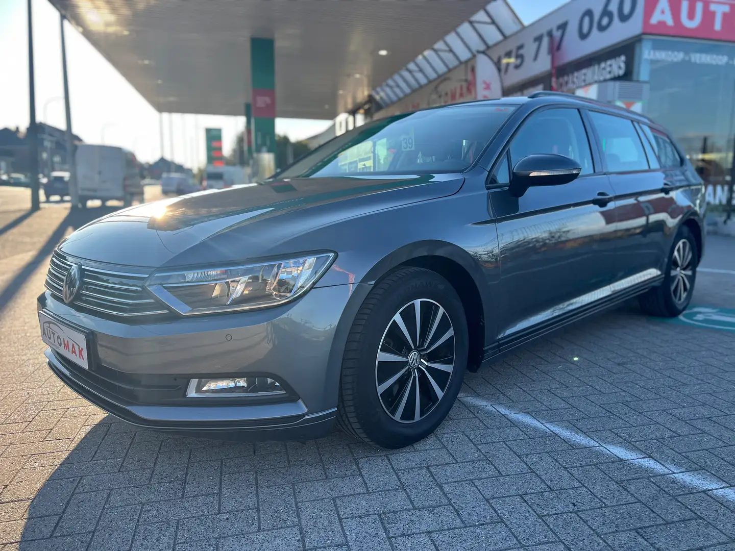 Volkswagen Passat Variant Passat SW 1.6 CR TDi Highline Gris - 2