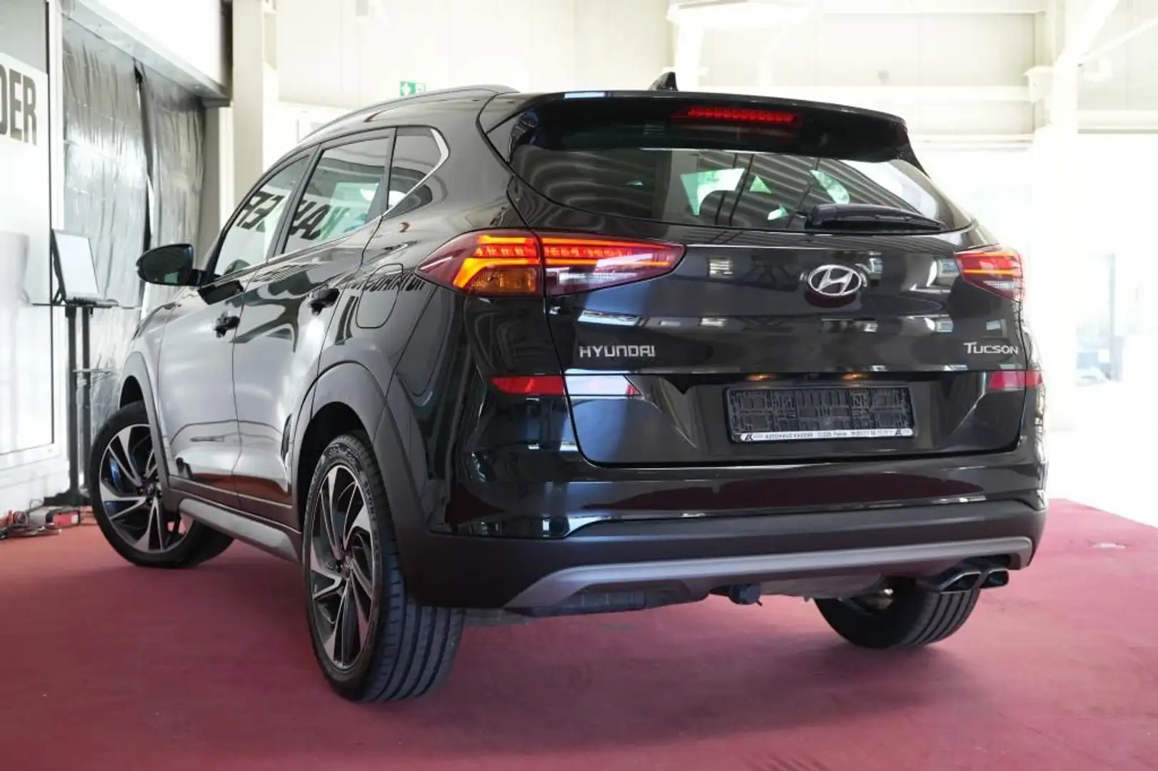 Hyundai TUCSON 1.6 CRDI 48V PREMIUM *LED*Navi*Kamera* Zwart - 2