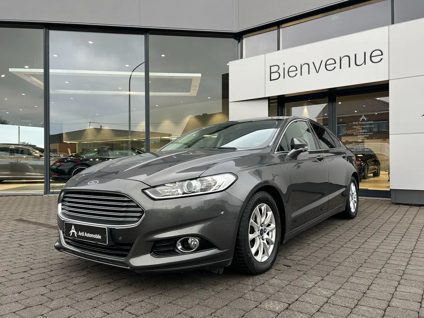 Ford Mondeo Mondeo 1.6 TDCi *GARANTIE 12 MOIS*1er PROPRIETAIRE Gris - 1
