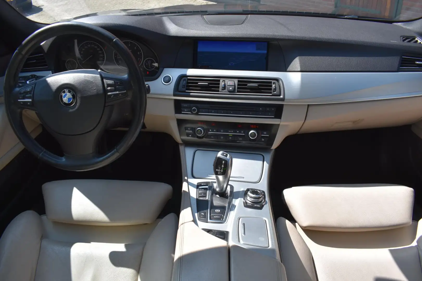 BMW 535 5-serie 535i High Executive '10 Xenon Clima Navi C Zwart - 2