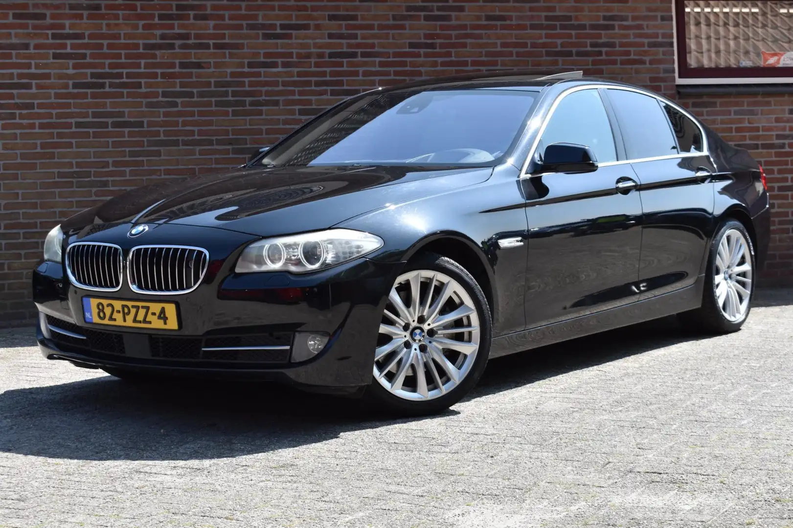 BMW 535 5-serie 535i High Executive '10 Xenon Clima Navi C Zwart - 1