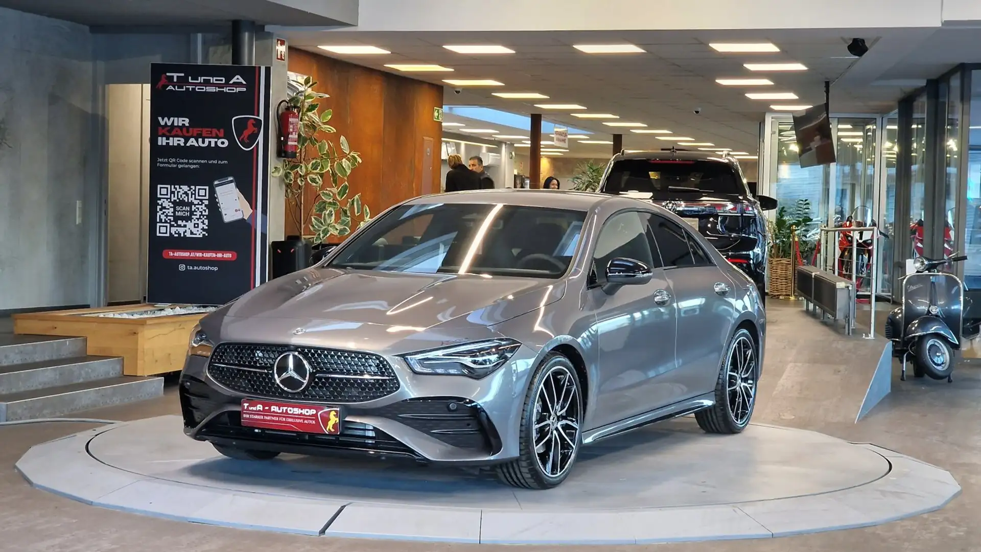 Mercedes-Benz CLA 180 CLA 180d Coupe AMG-Paket Aut. *Multibeam*Kamera*Ni Grau - 1