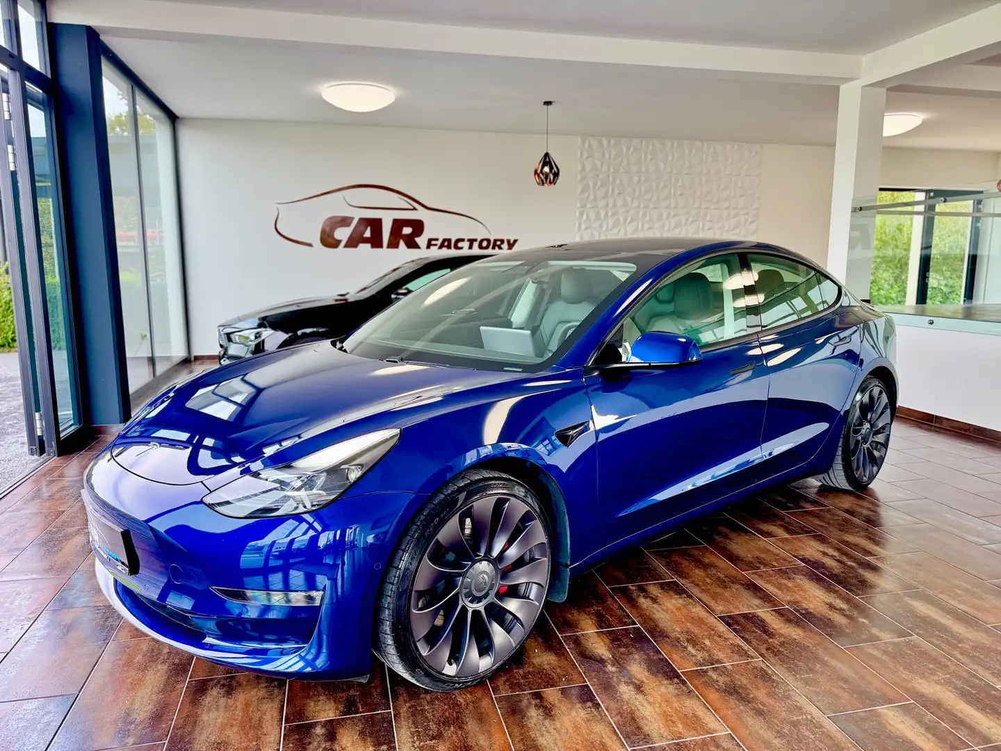 Tesla Model 3 *VERKAUFT* Blau - 2