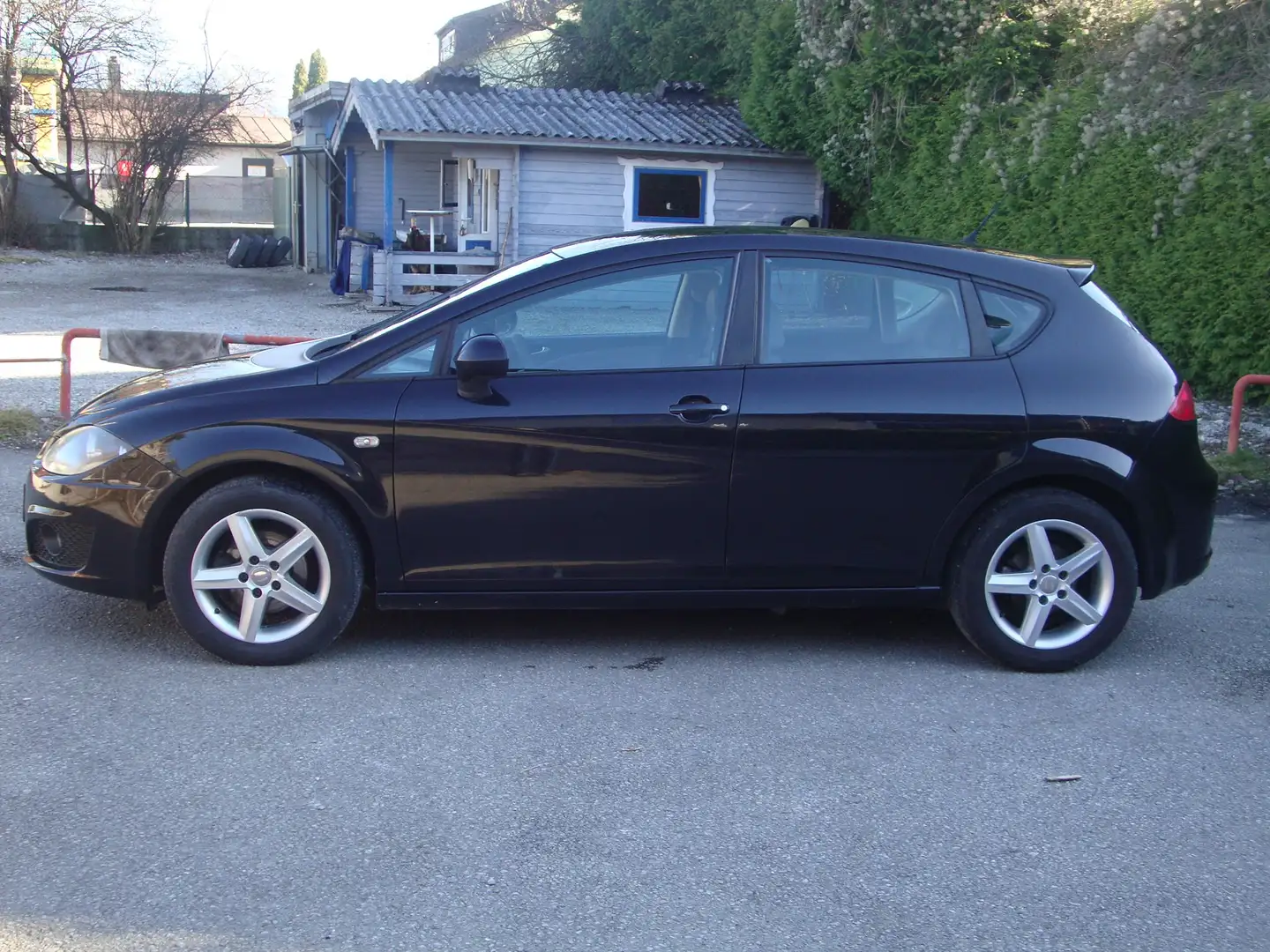 SEAT Leon Reference Schwarz - 2