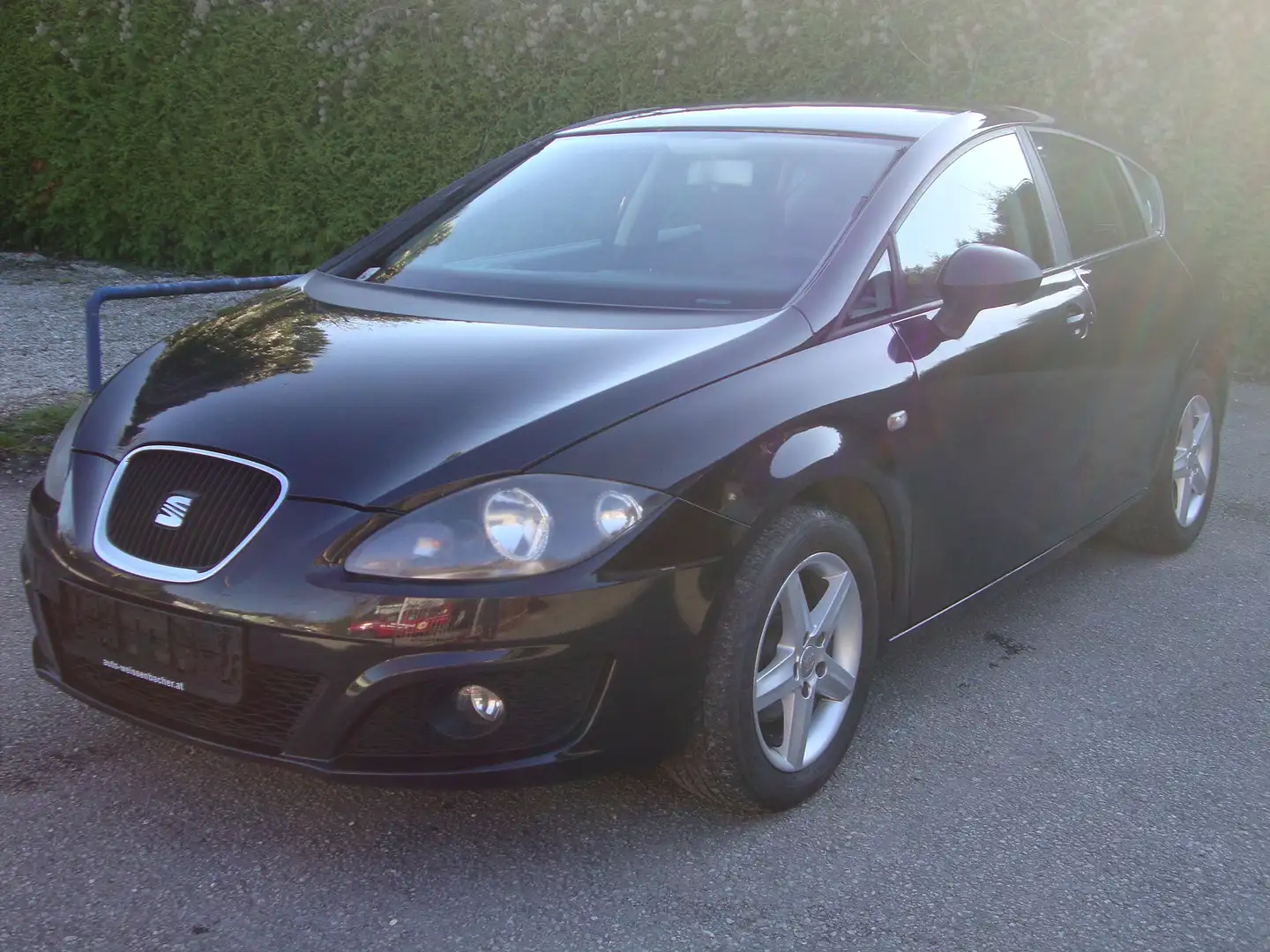 SEAT Leon Reference Schwarz - 1