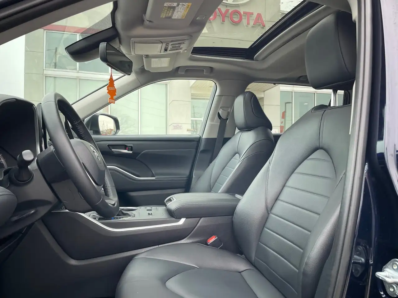 Toyota Highlander снимка Toyota Highlander