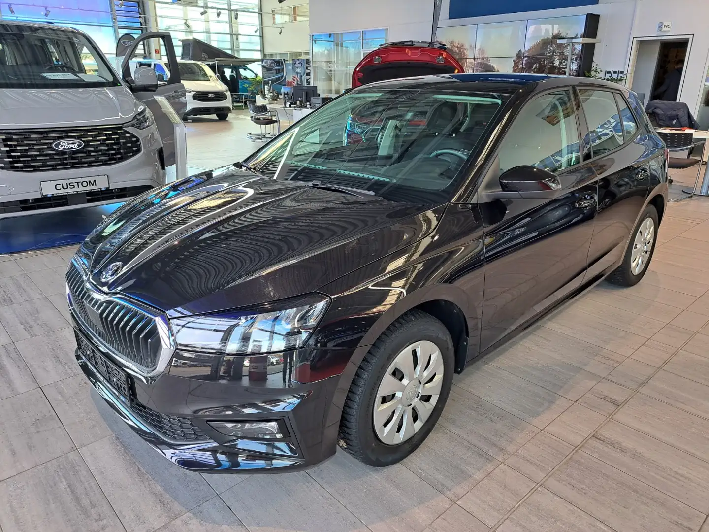 Skoda Fabia 1.0 TSI Ambition Autom. LED PDC SHZ Klima Schwarz - 2