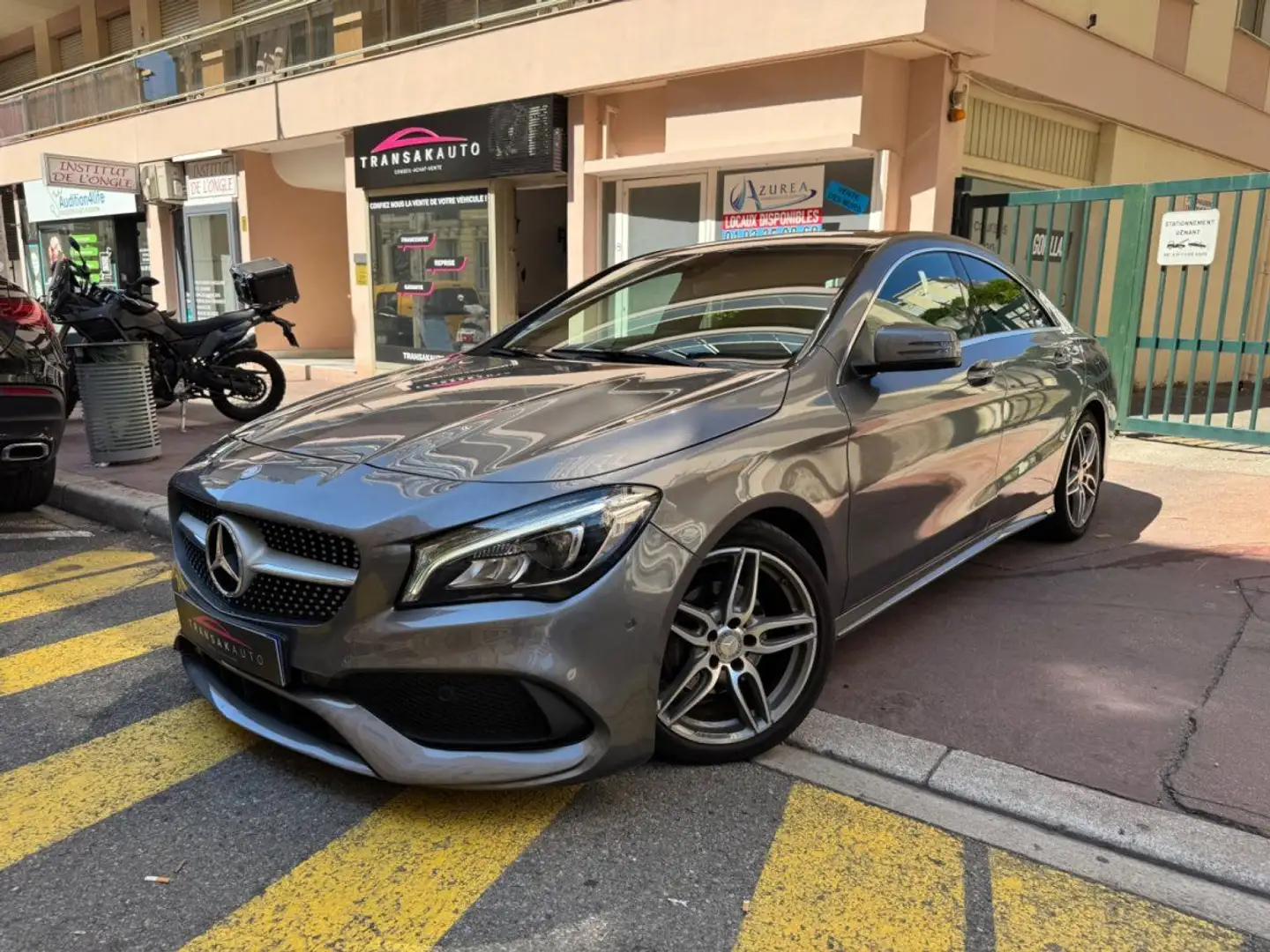 Mercedes-Benz CLA 180 CLASSE Fascination Coupé Phase 2 180 1.6 l i 16V 1 Gris - 1