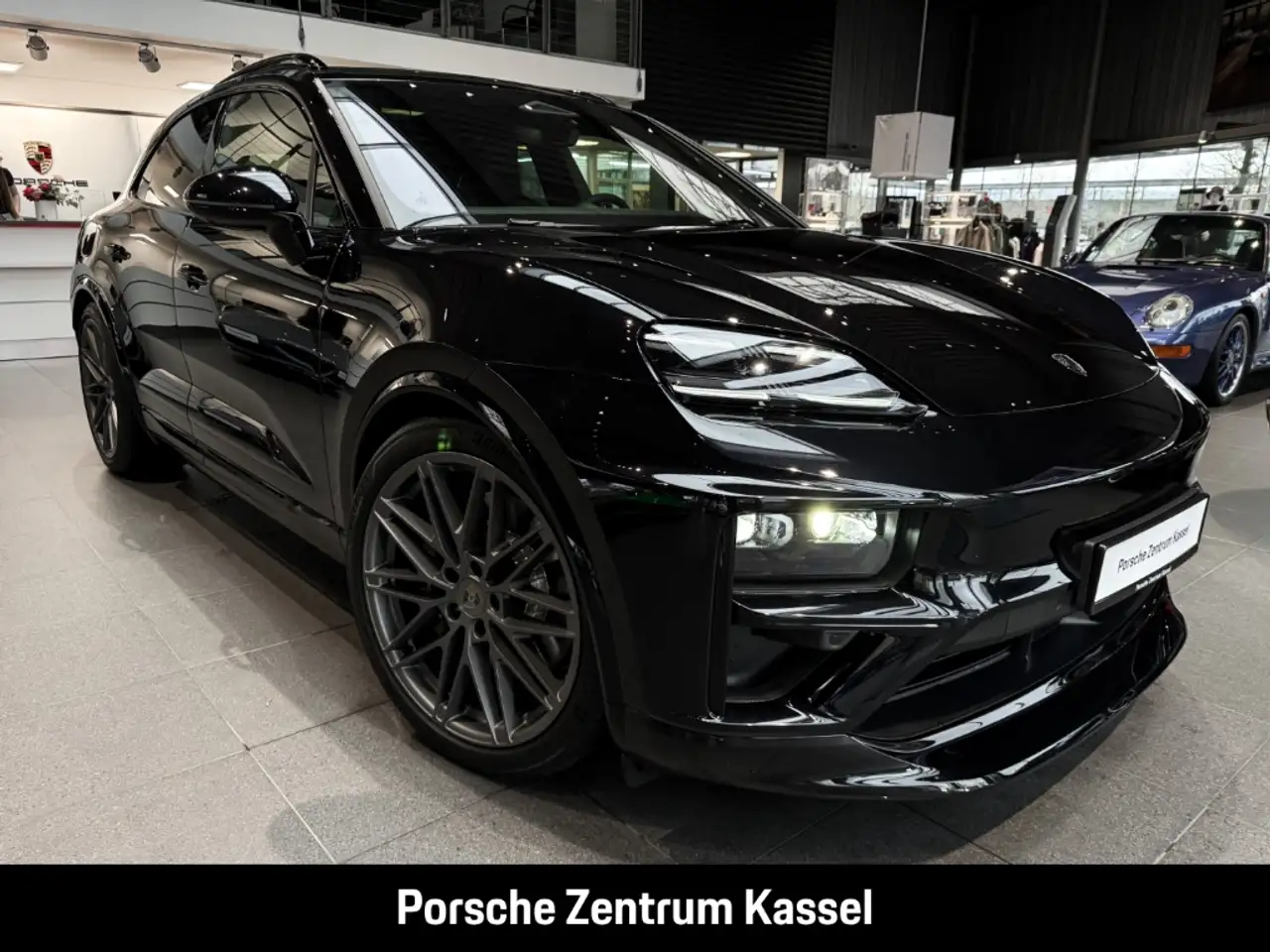 Porsche Macan Turbo Electric 3