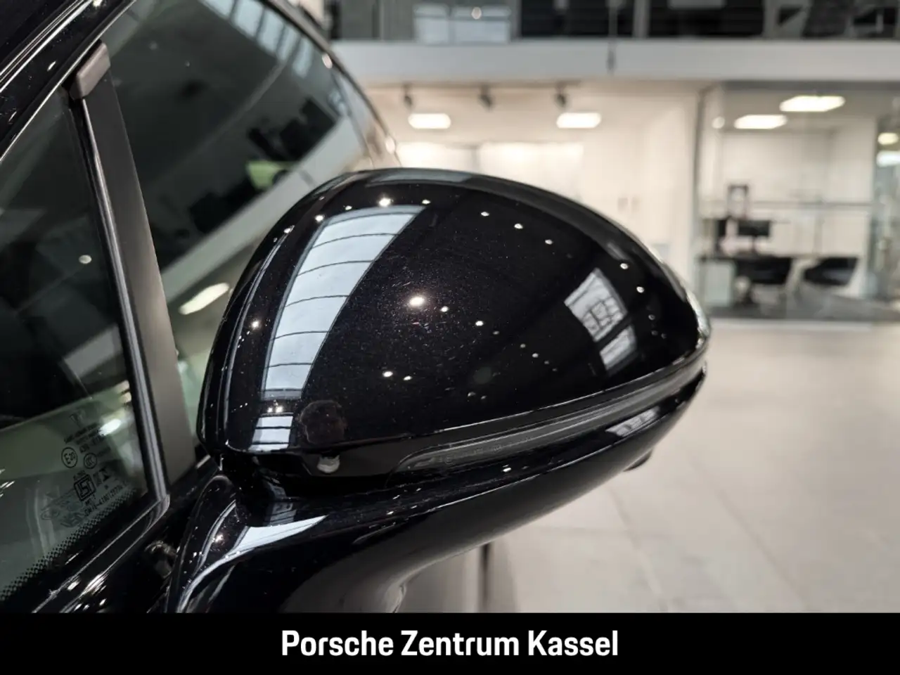 Porsche Macan Turbo Electric 13