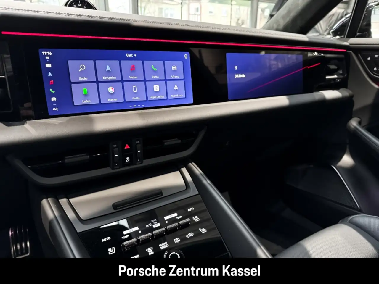 Porsche Macan Turbo Electric 10