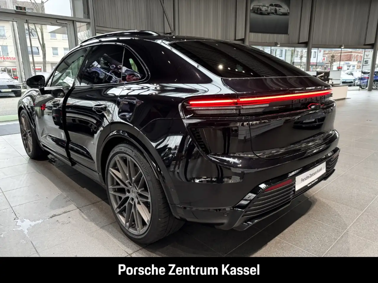 Porsche Macan Turbo Electric 5